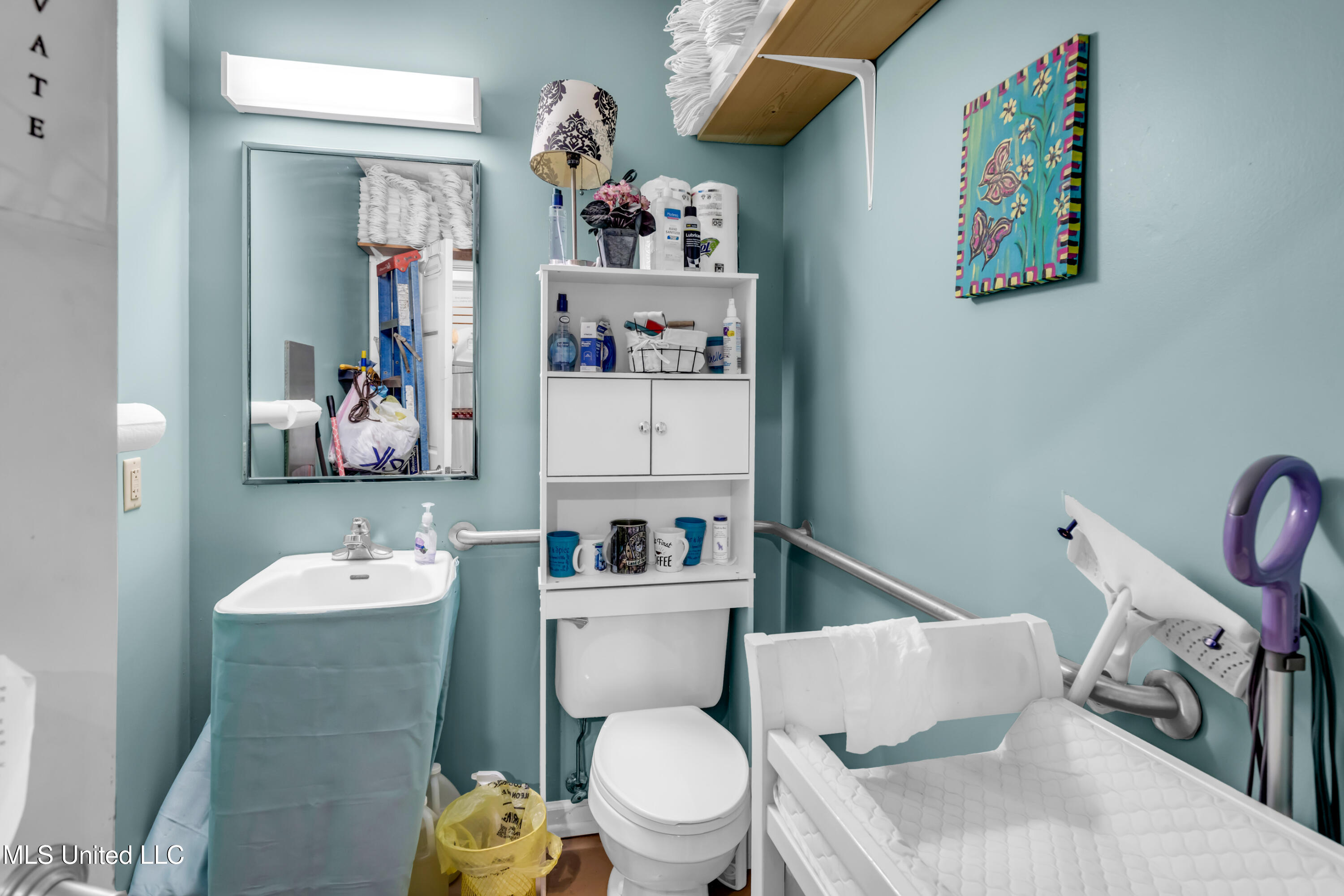 1304-06 Government Street Property Photo 90