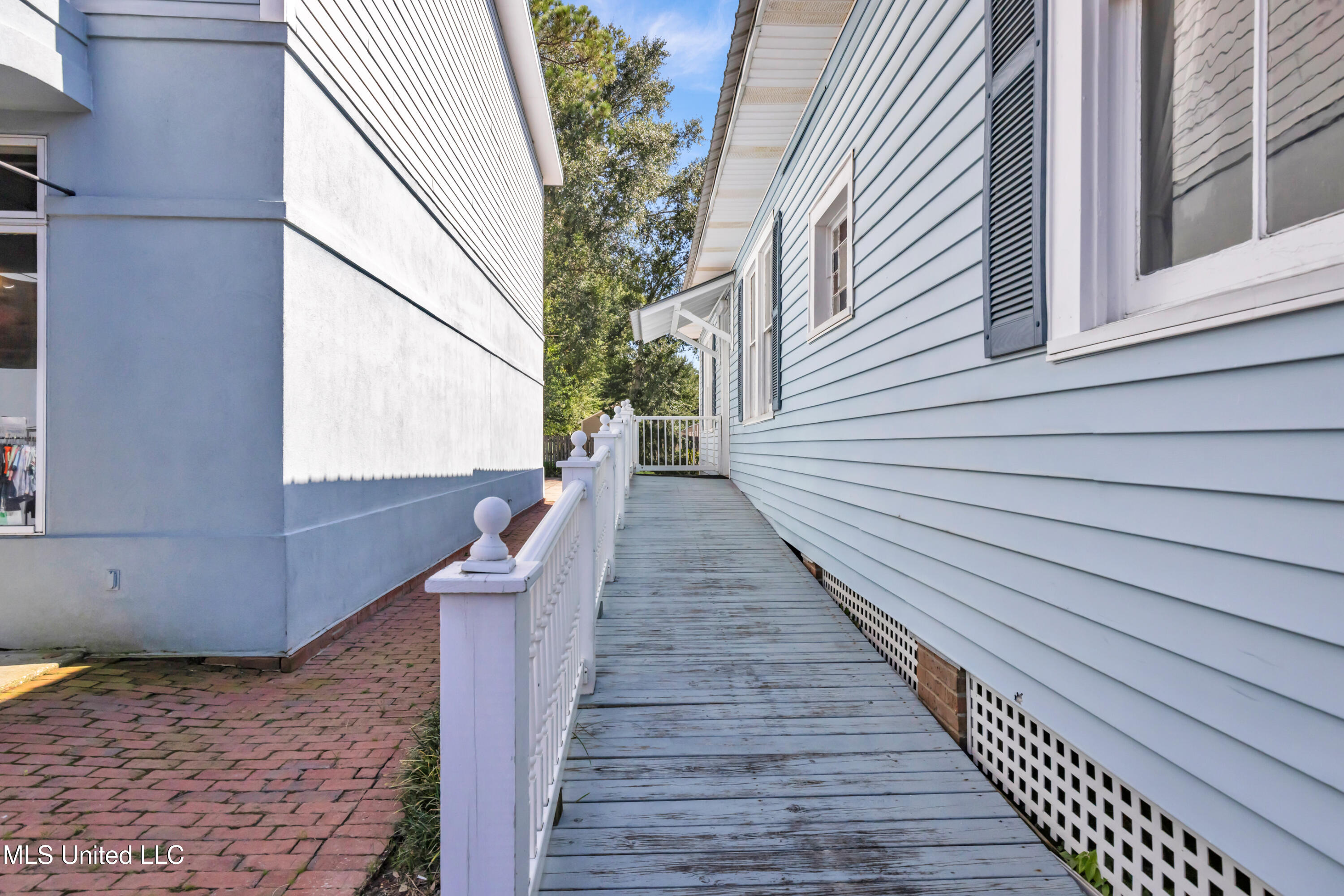 1304-06 Government Street Property Photo 91