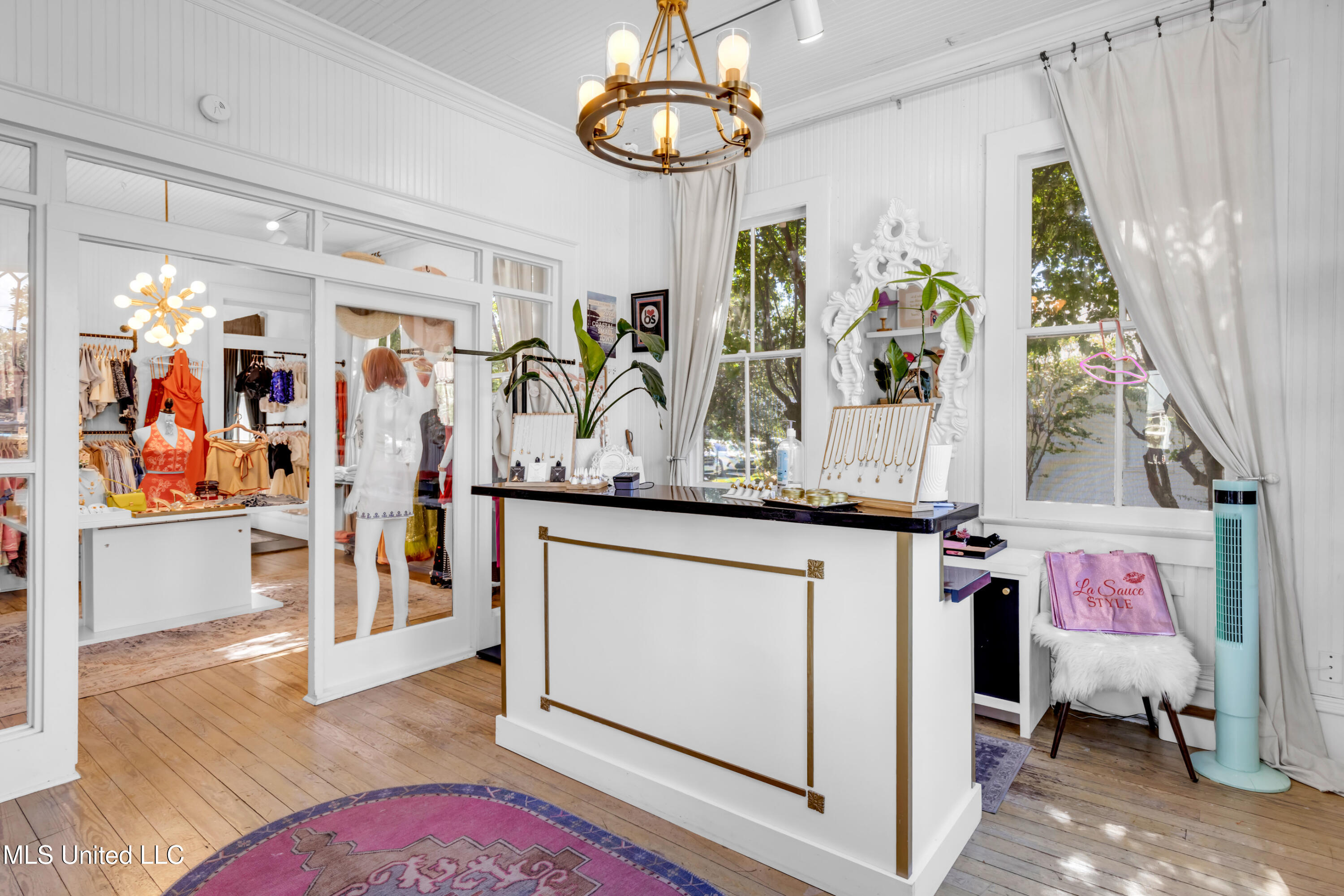 1304-06 Government Street Property Photo 94