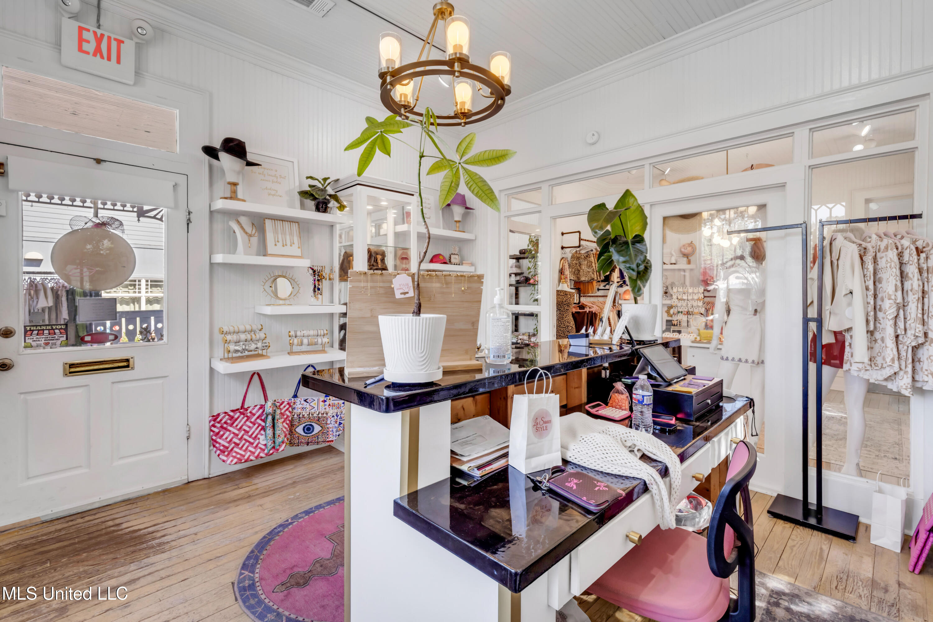 1304-06 Government Street Property Photo 96