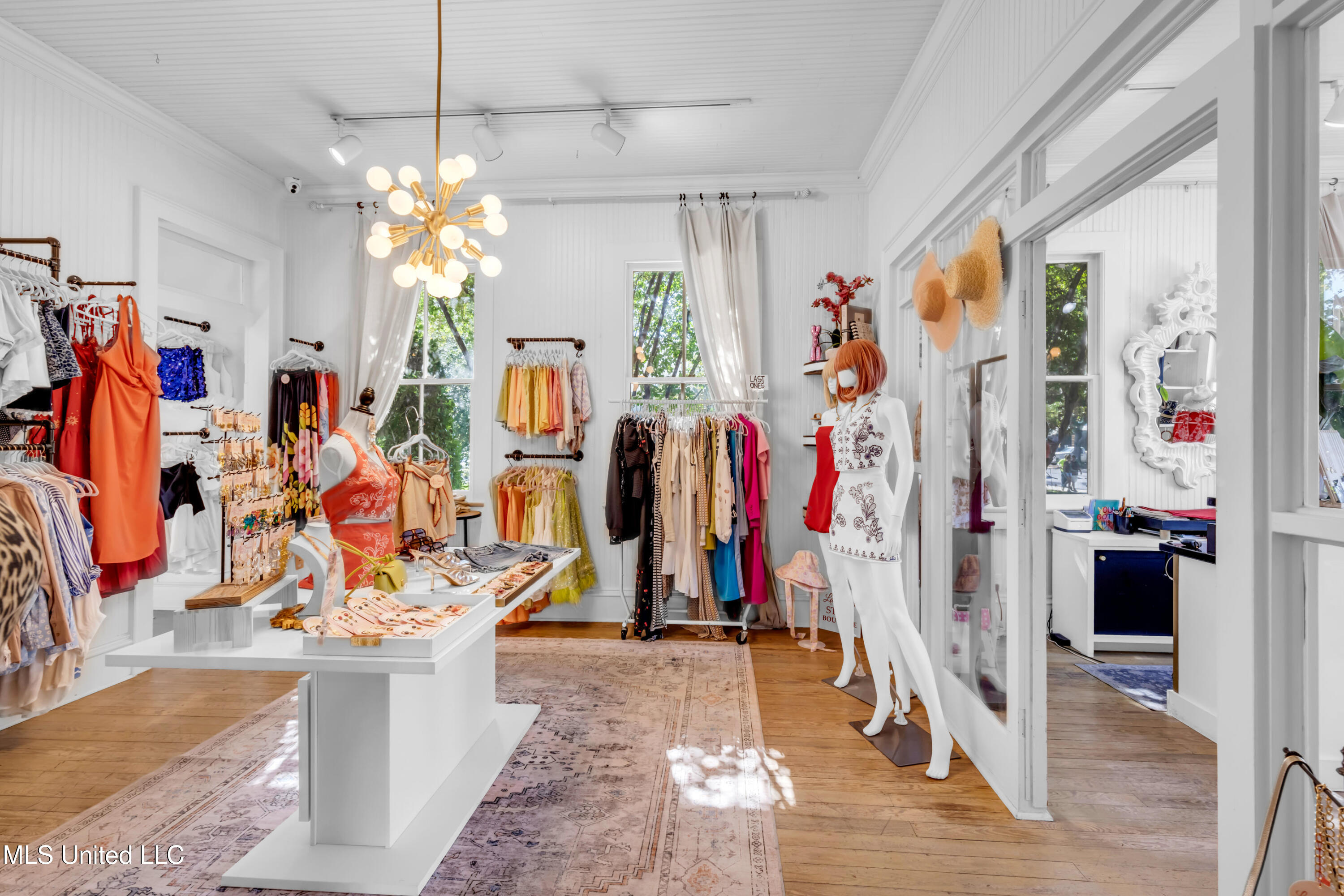 1304-06 Government Street Property Photo 99