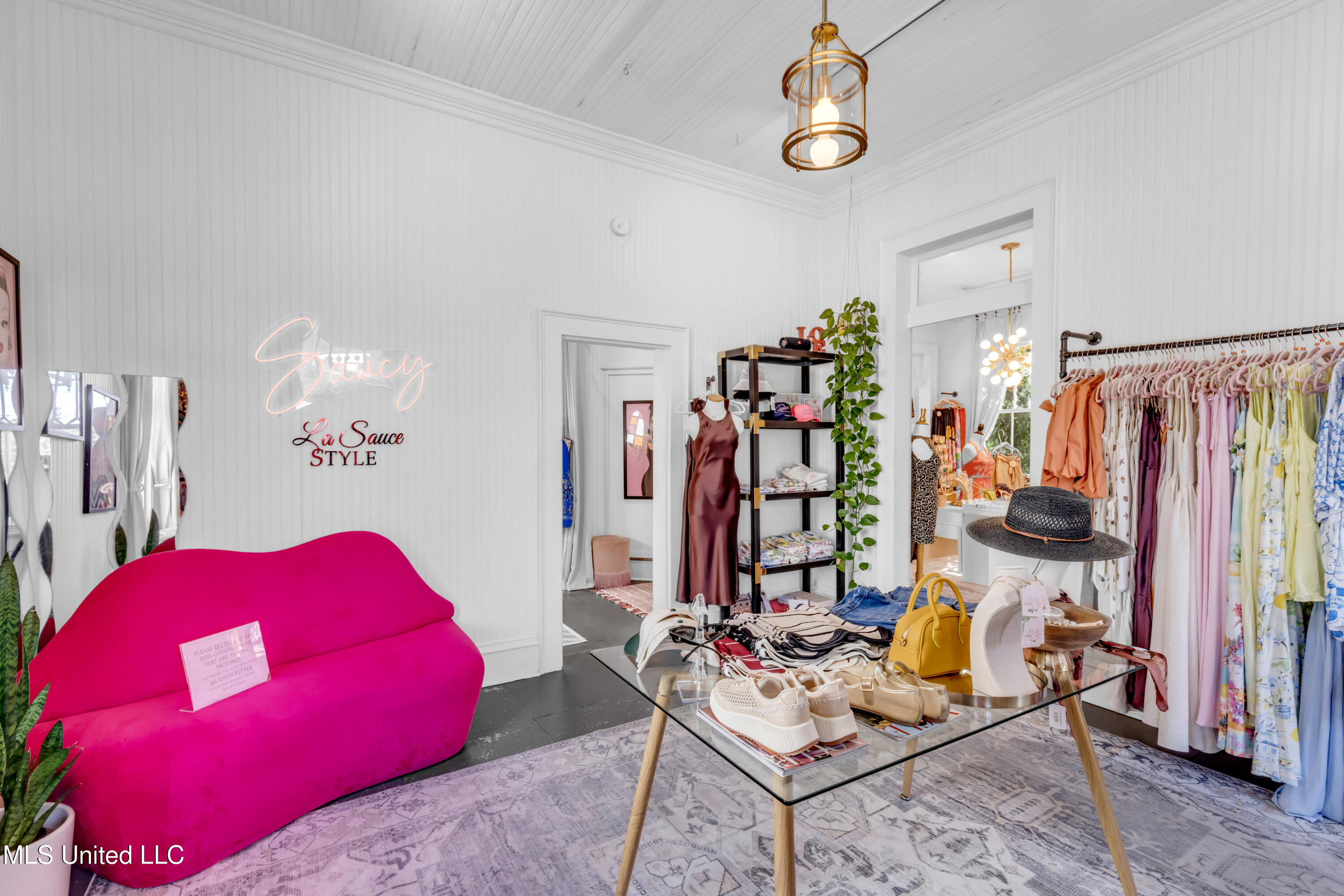 1304-06 Government Street Property Photo 101