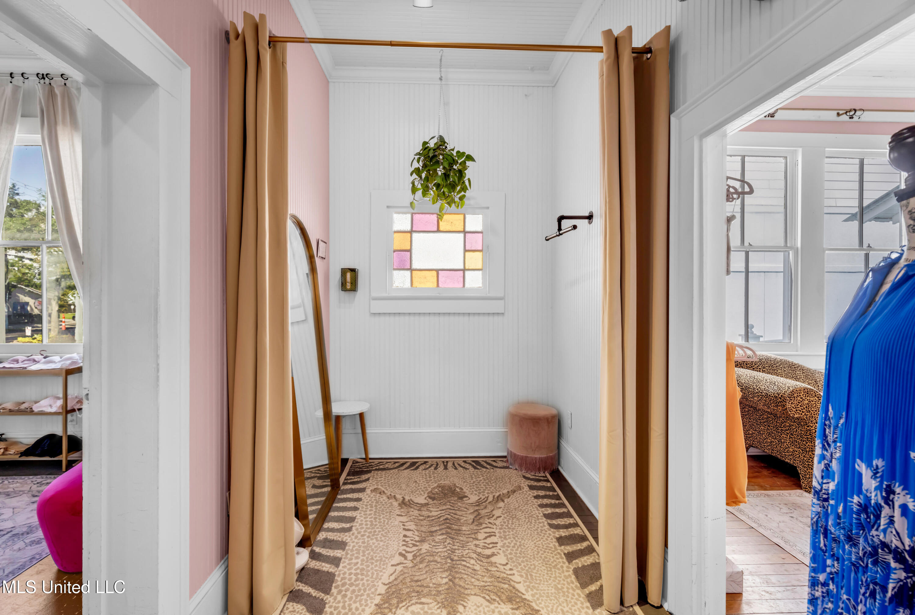 1304-06 Government Street Property Photo 103