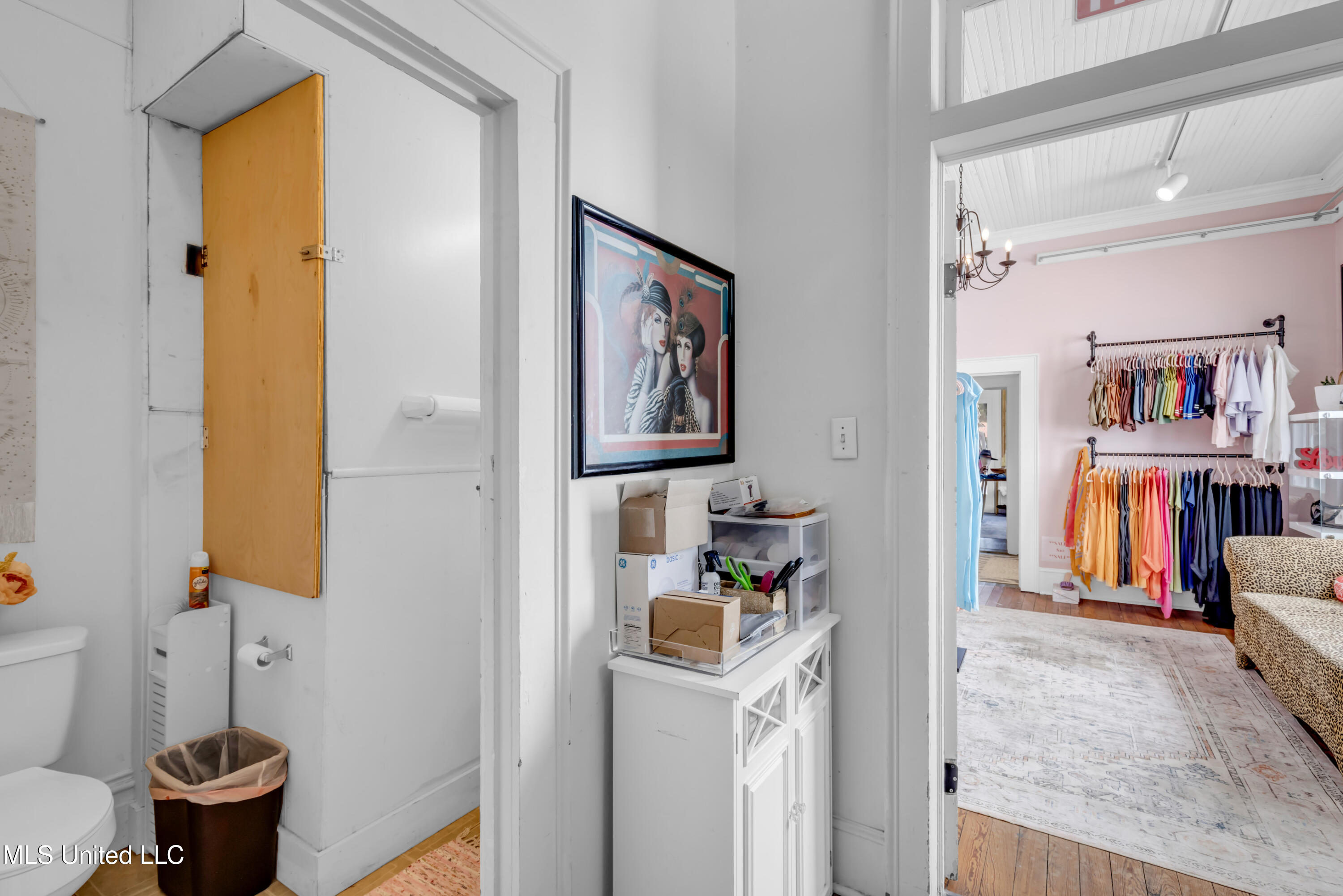 1304-06 Government Street Property Photo 113