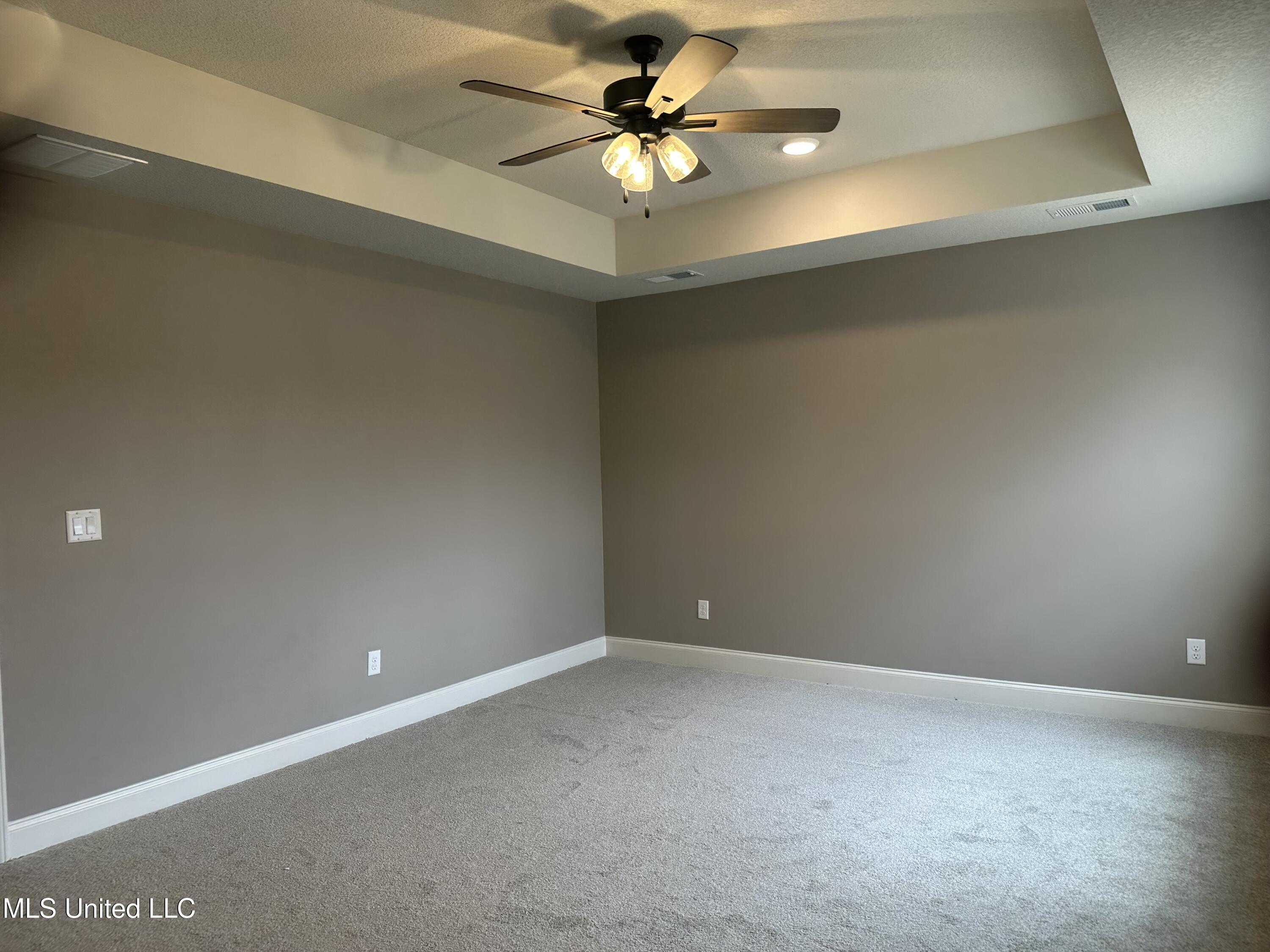 335 Flower Garden Drive Property Photo 7