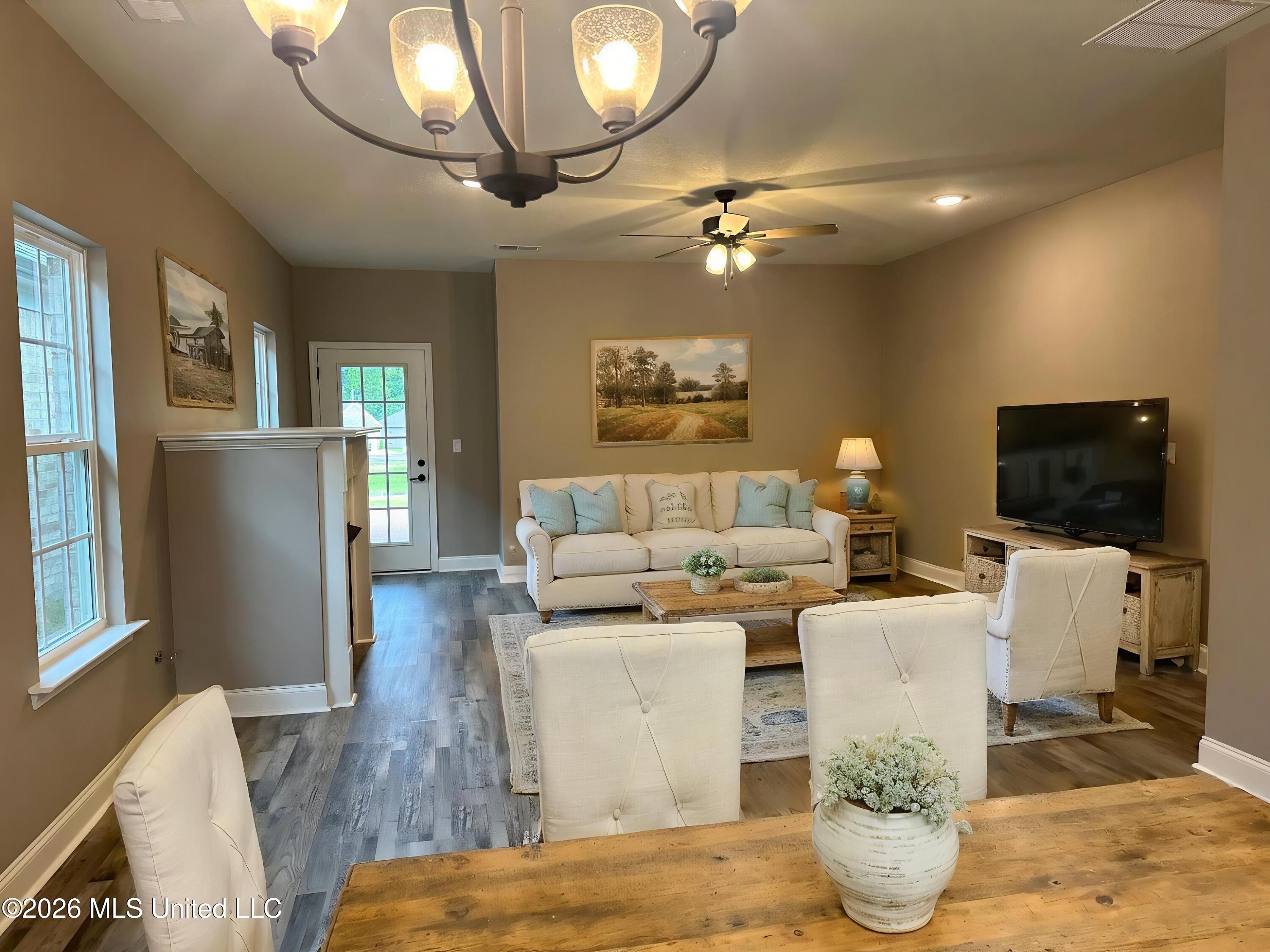 335 Flower Garden Drive Property Photo 10