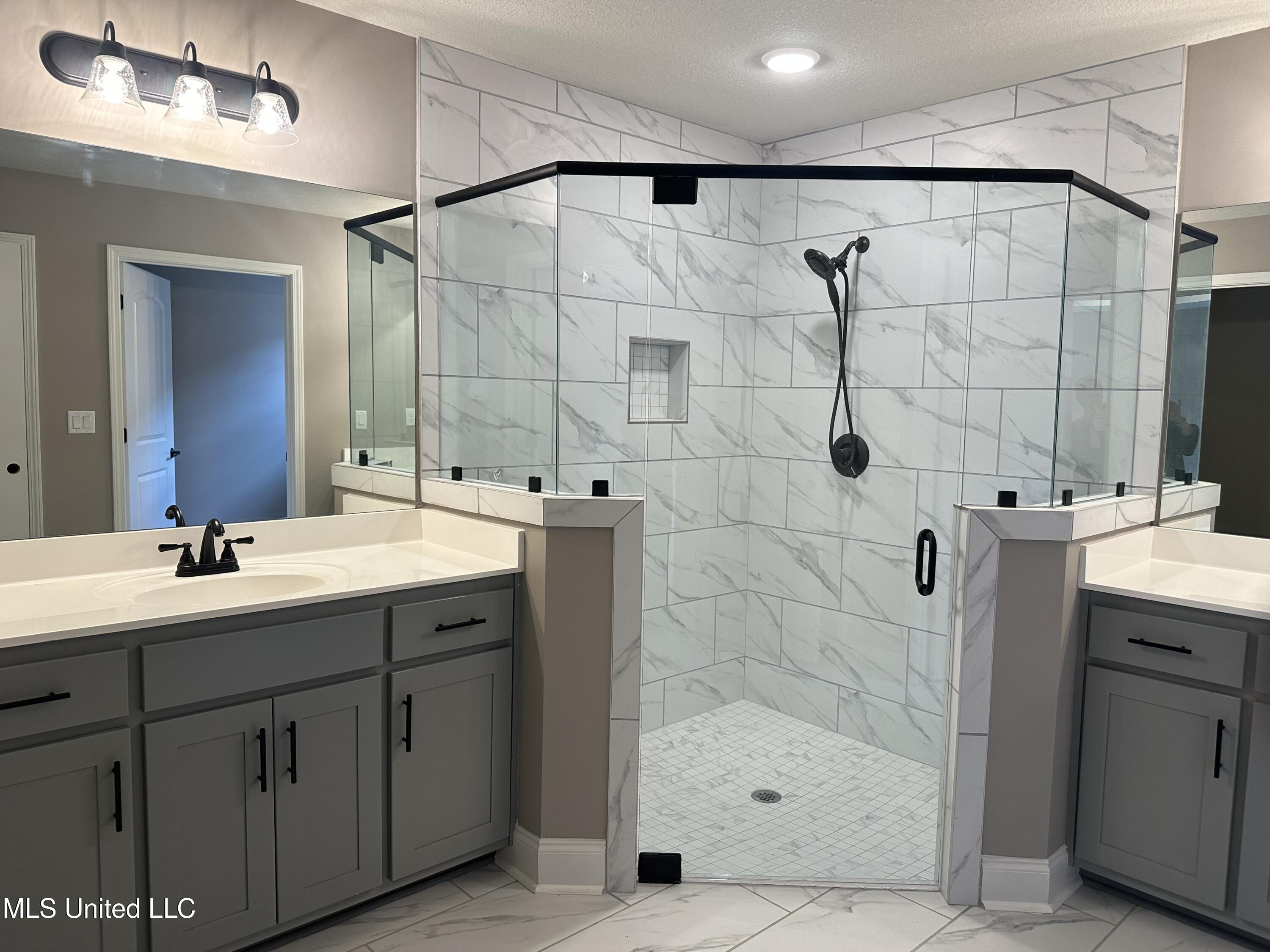 335 Flower Garden Drive Property Photo 13