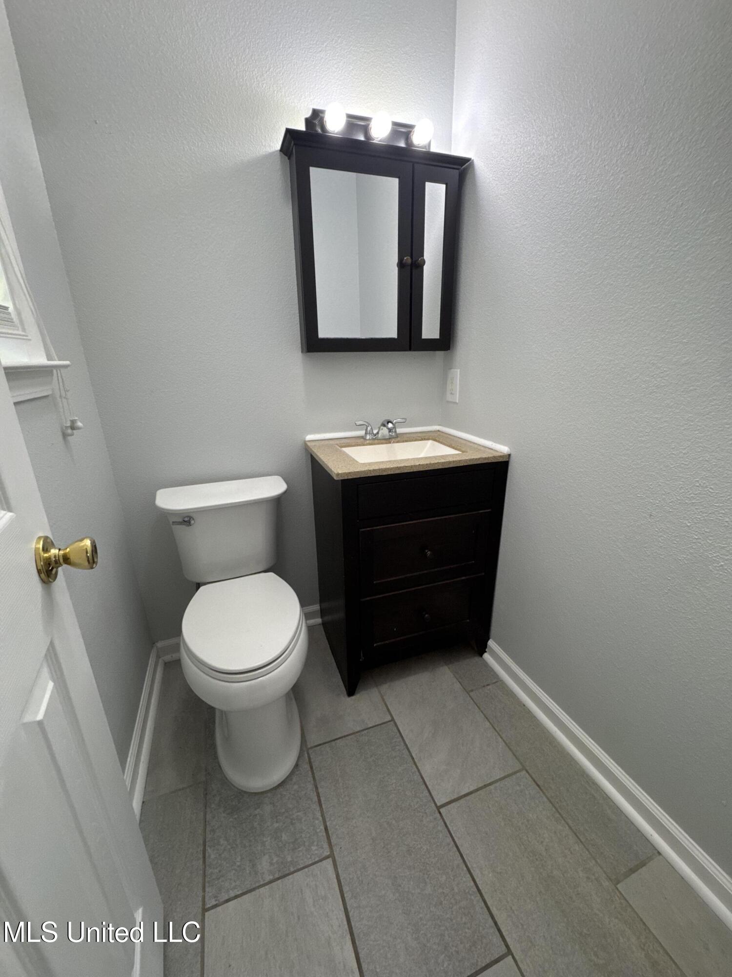 6608 Columbus Circle Property Photo 10