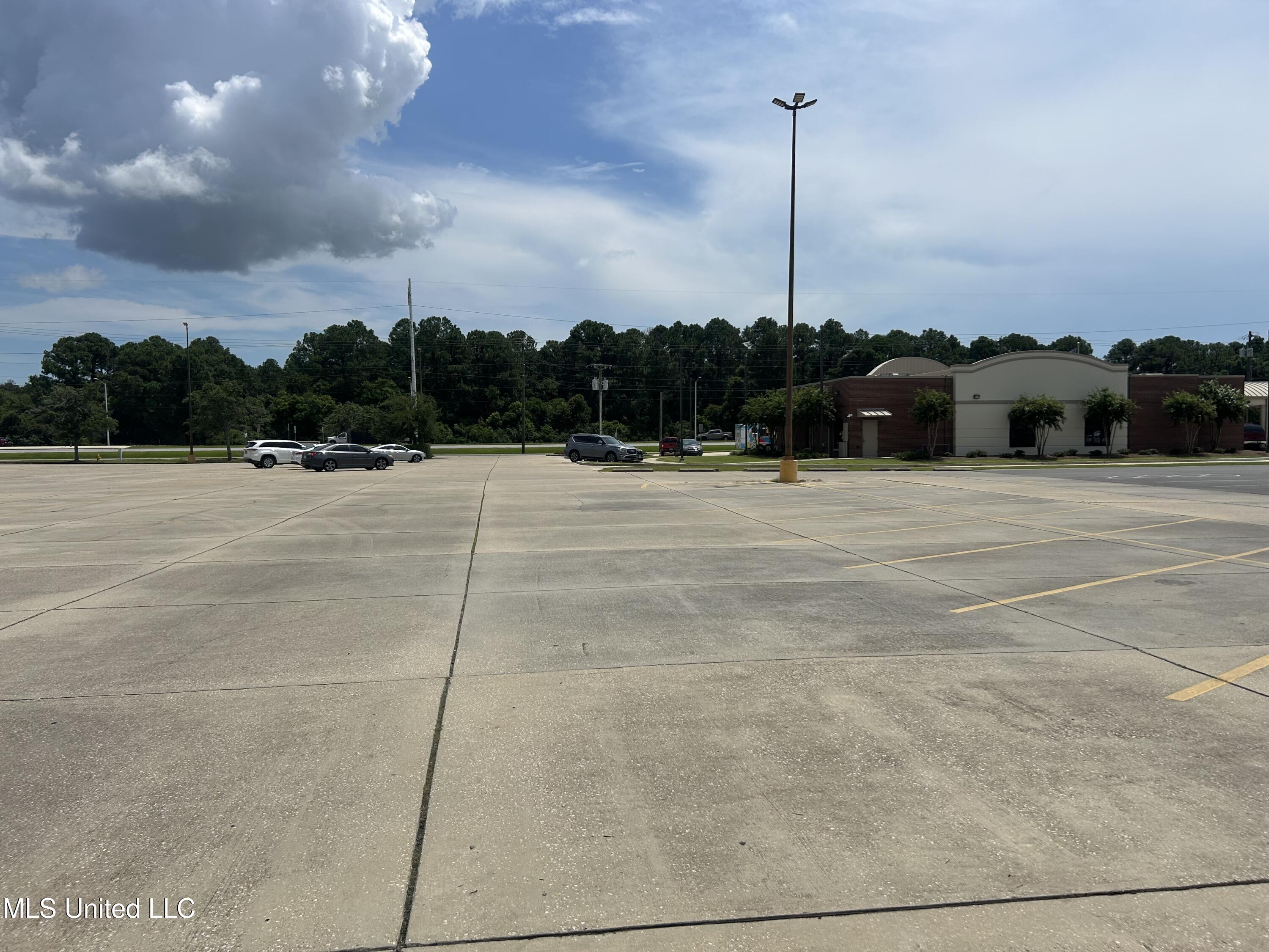 3943 Denny Avenue Property Photo 14