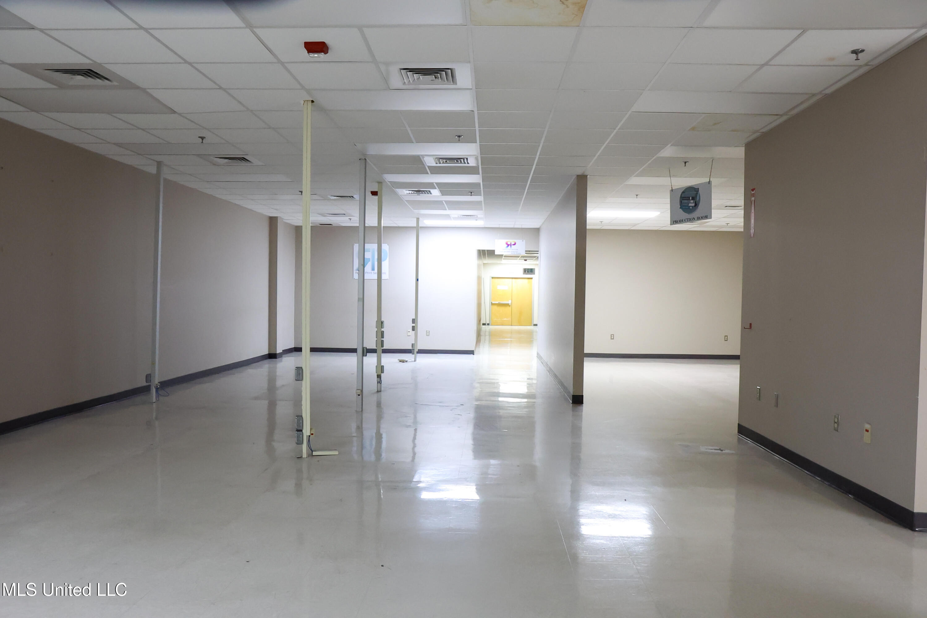 3943 Denny Avenue Property Photo 15