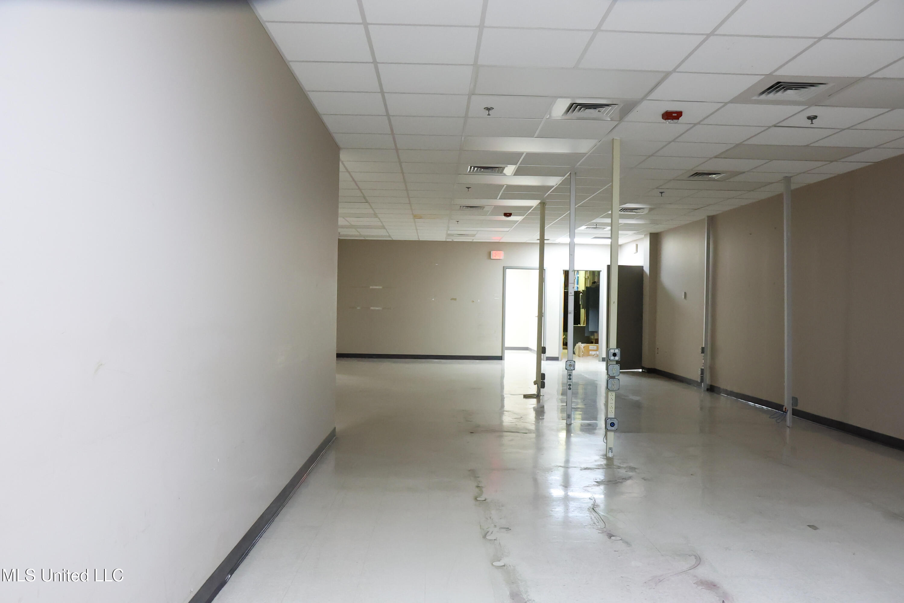 3943 Denny Avenue Property Photo 16