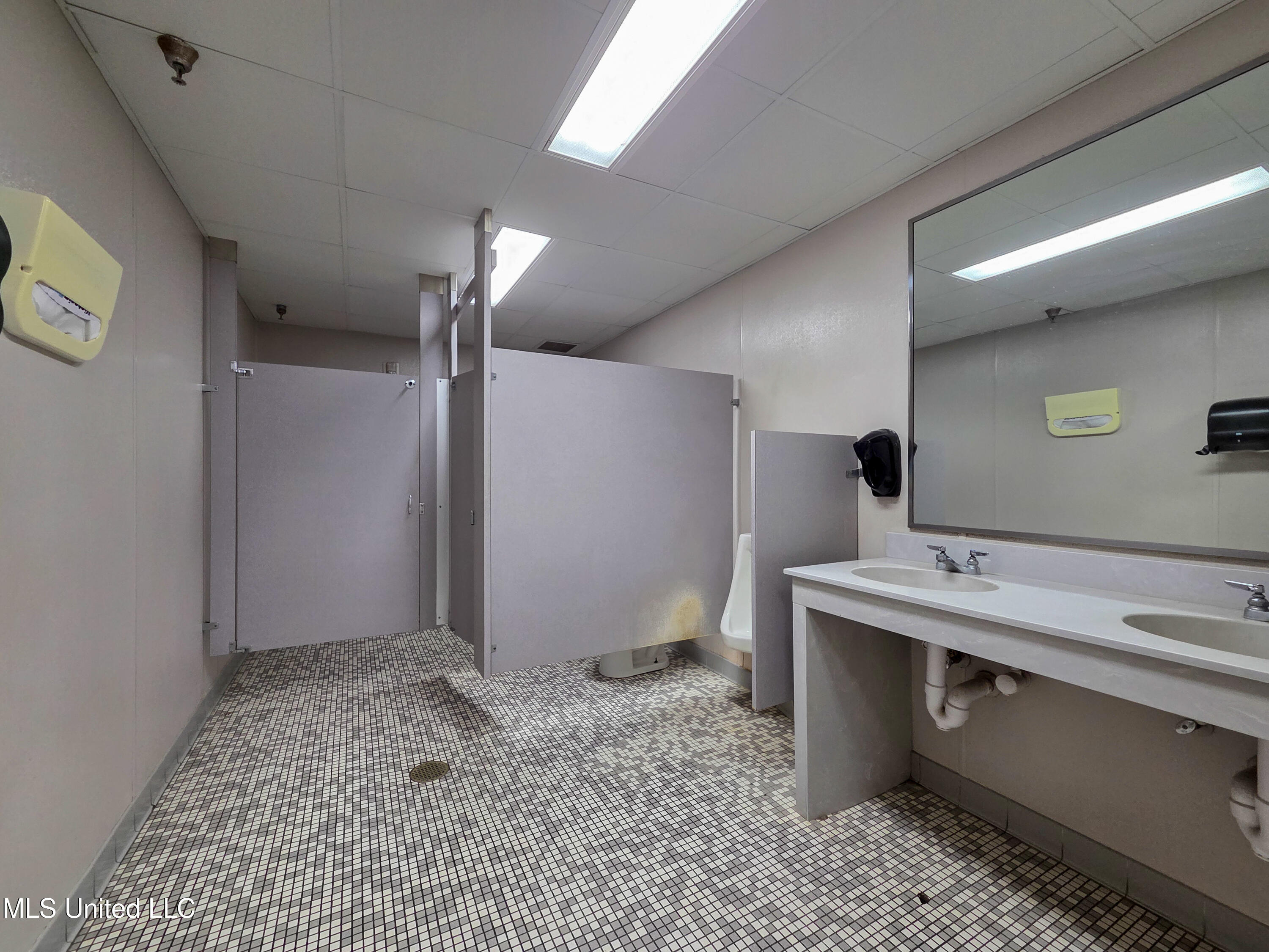 3943 Denny Avenue Property Photo 20