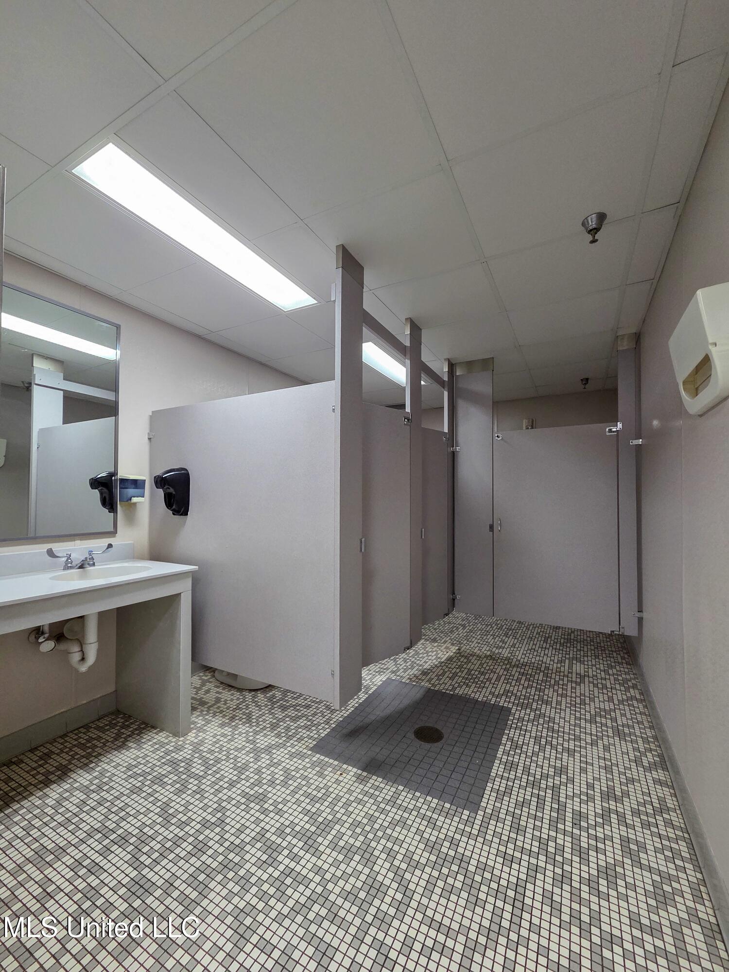 3943 Denny Avenue Property Photo 21