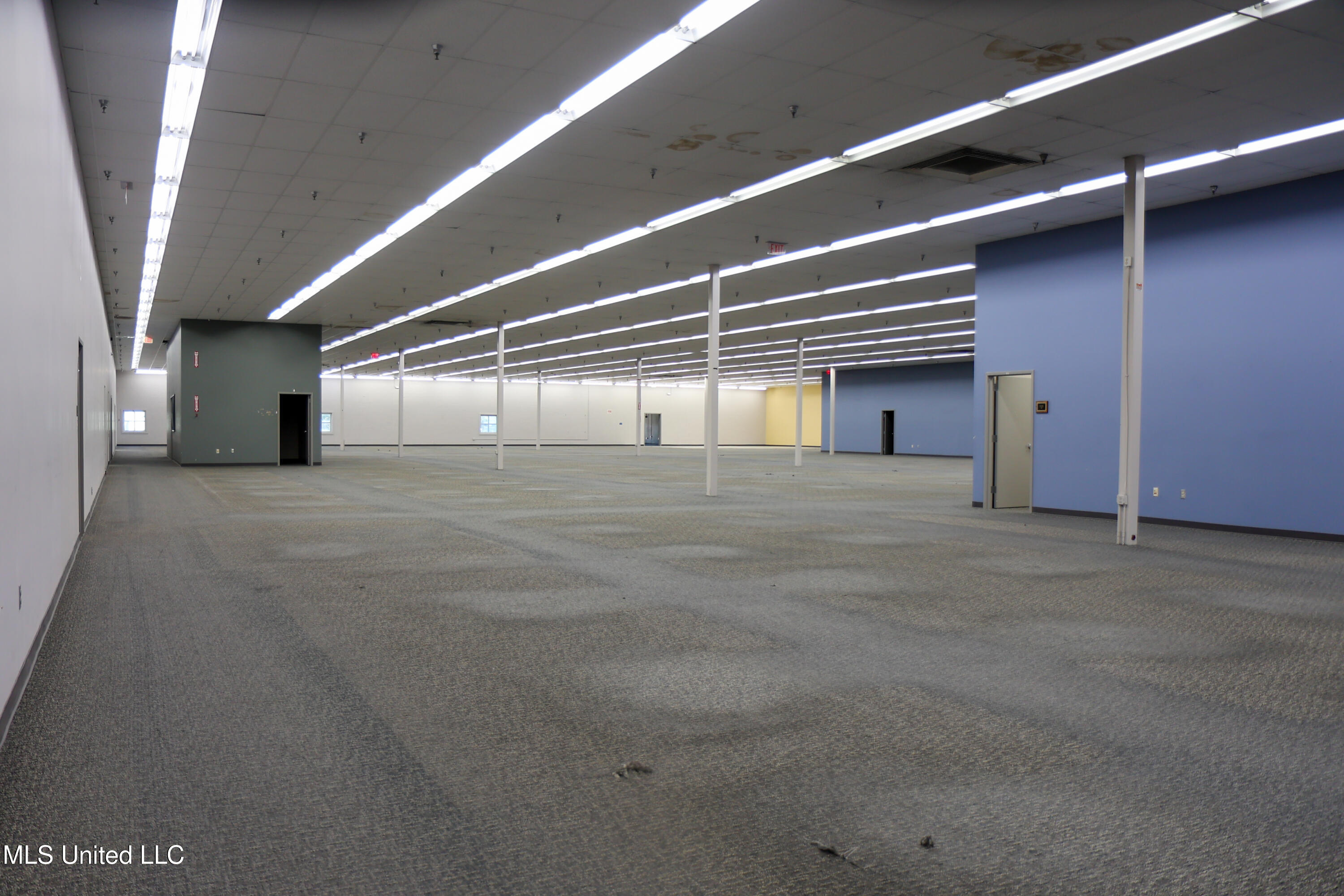 3943 Denny Avenue Property Photo 22