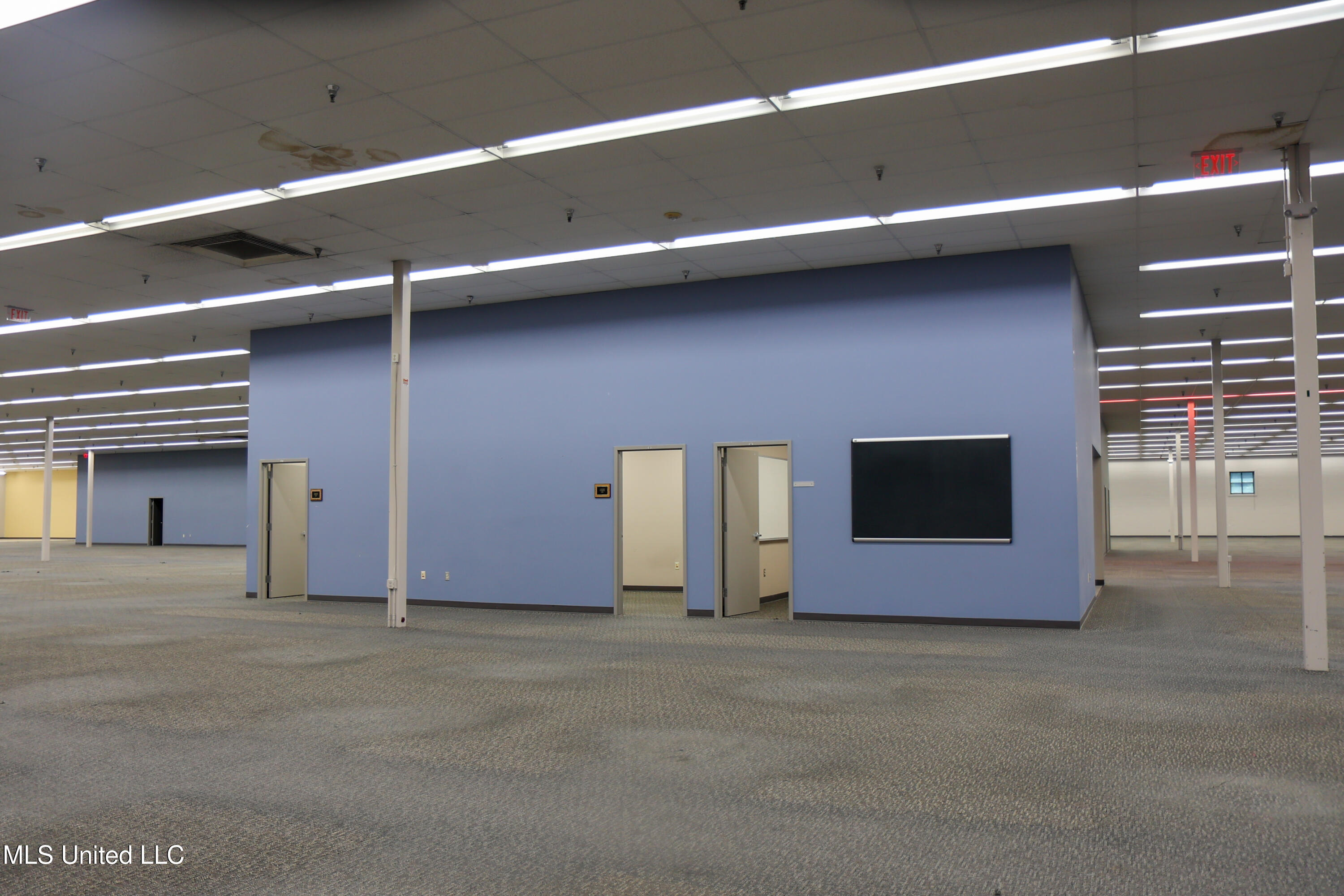 3943 Denny Avenue Property Photo 23