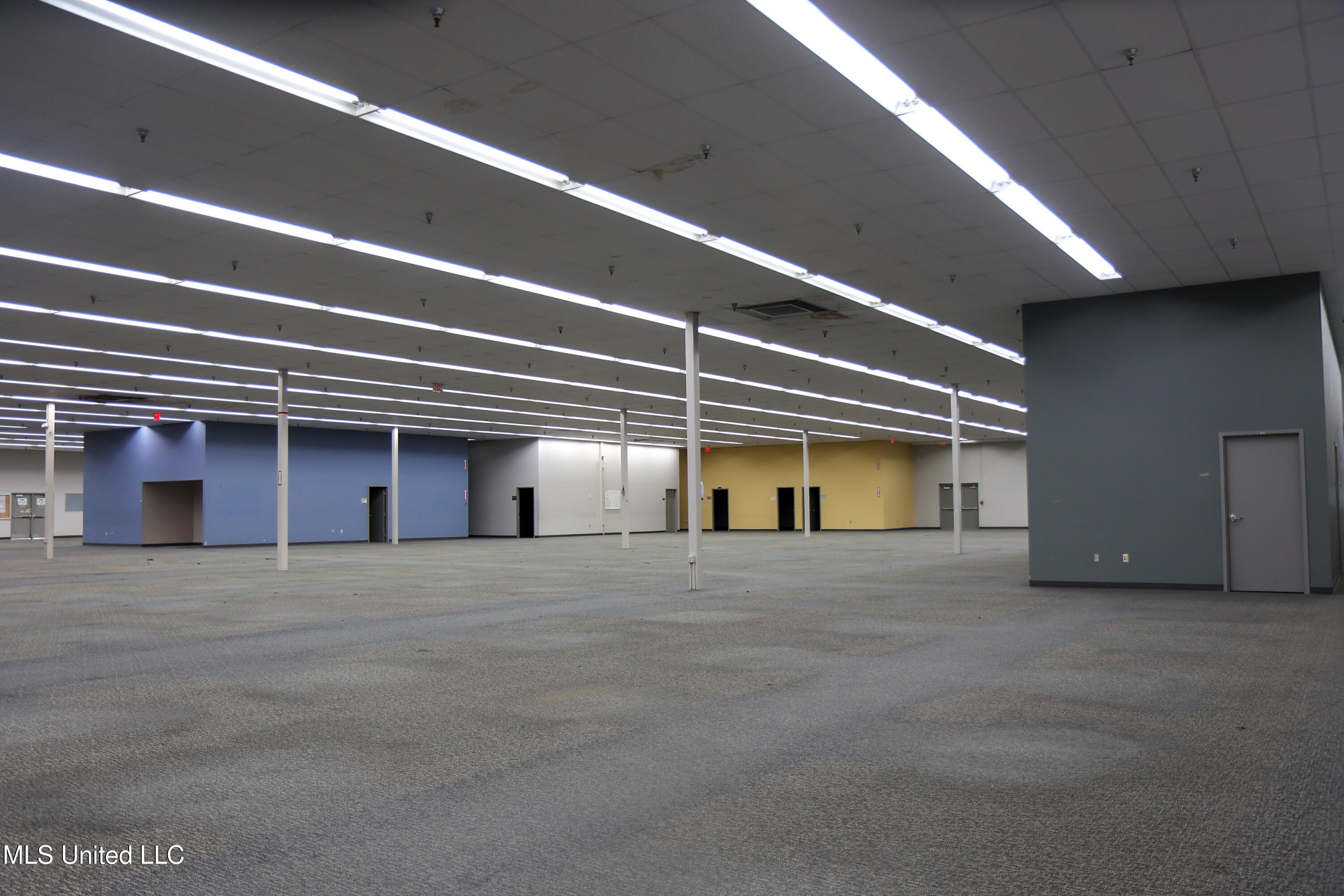 3943 Denny Avenue Property Photo 24