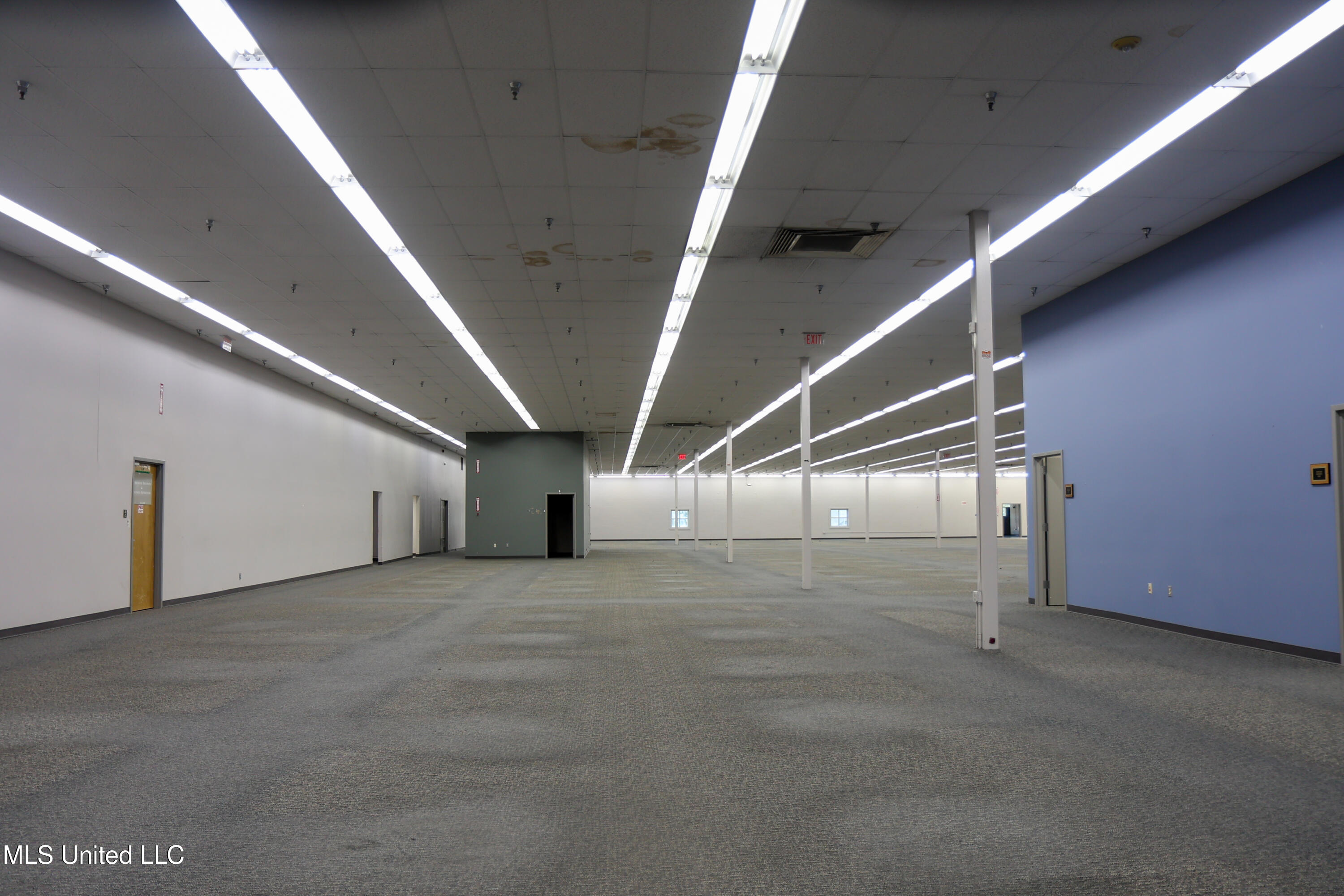 3943 Denny Avenue Property Photo 25