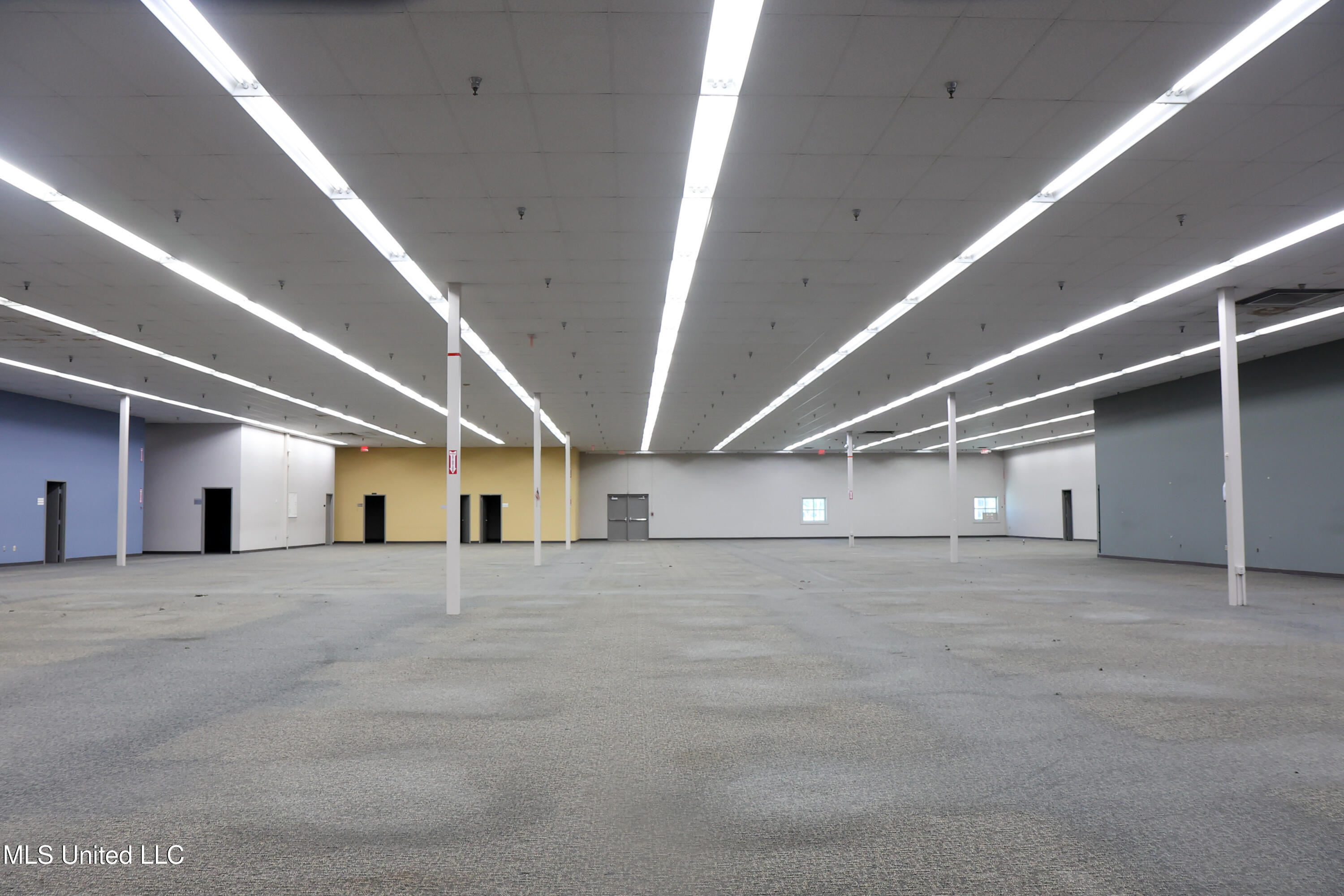 3943 Denny Avenue Property Photo 27