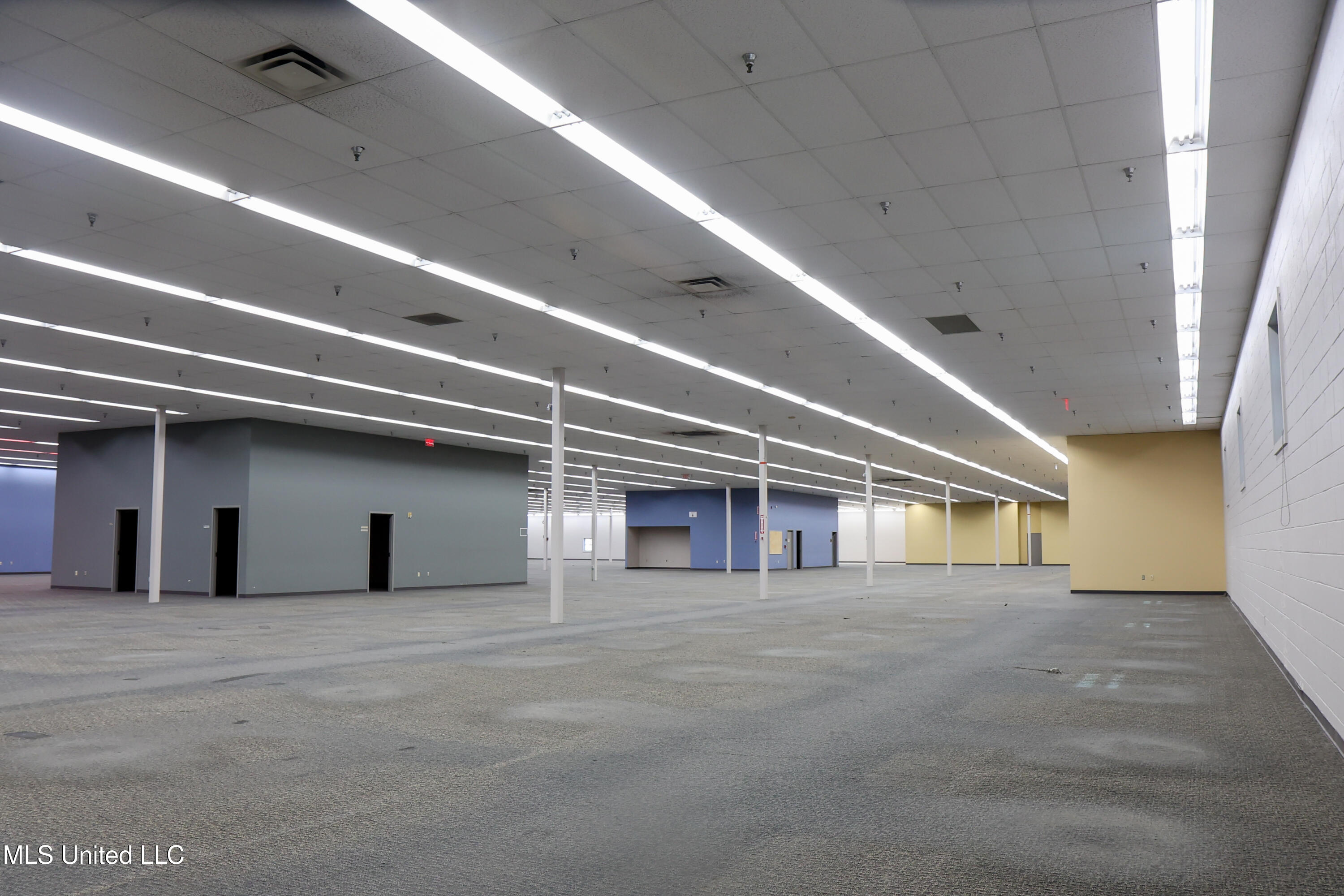 3943 Denny Avenue Property Photo 30