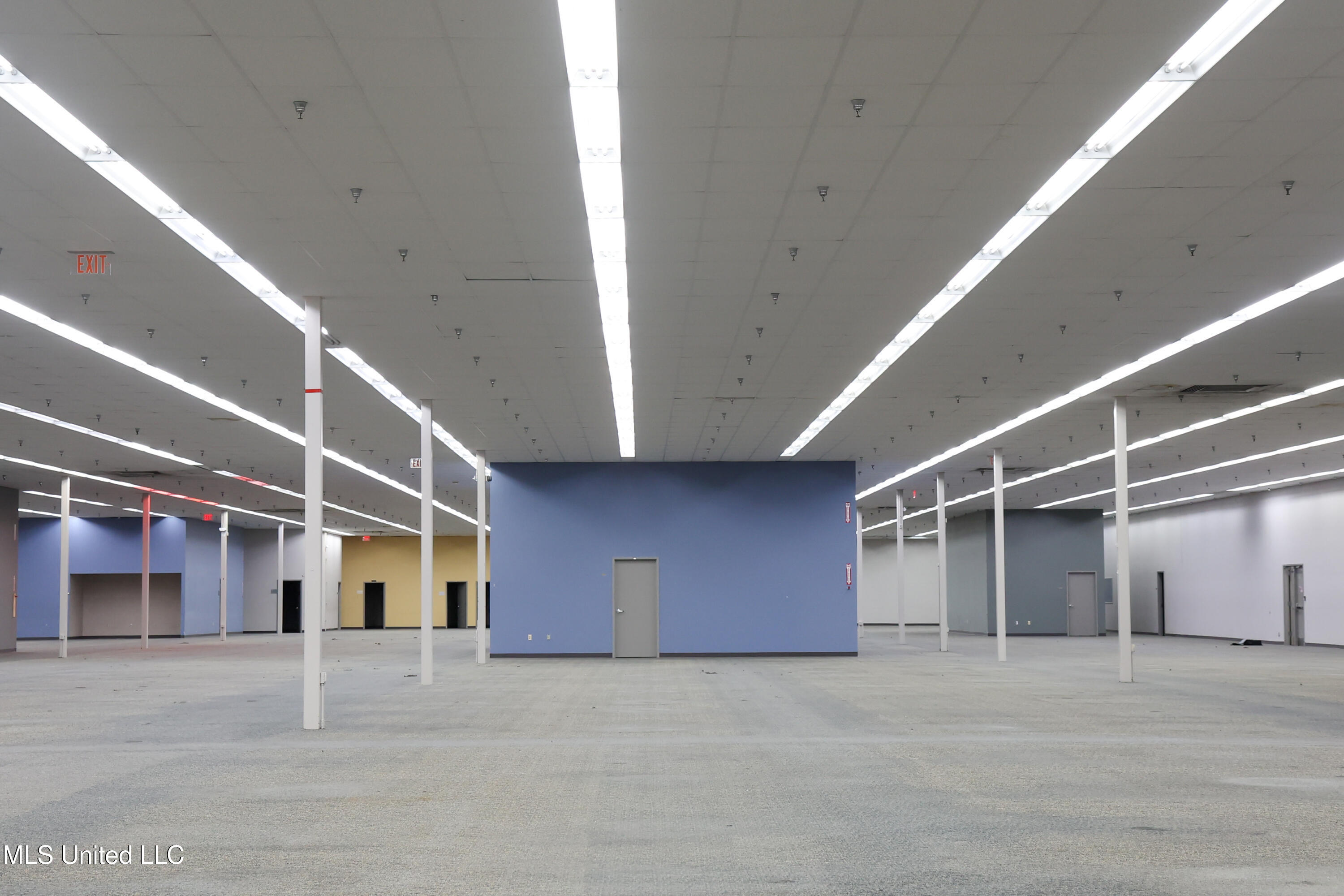 3943 Denny Avenue Property Photo 33