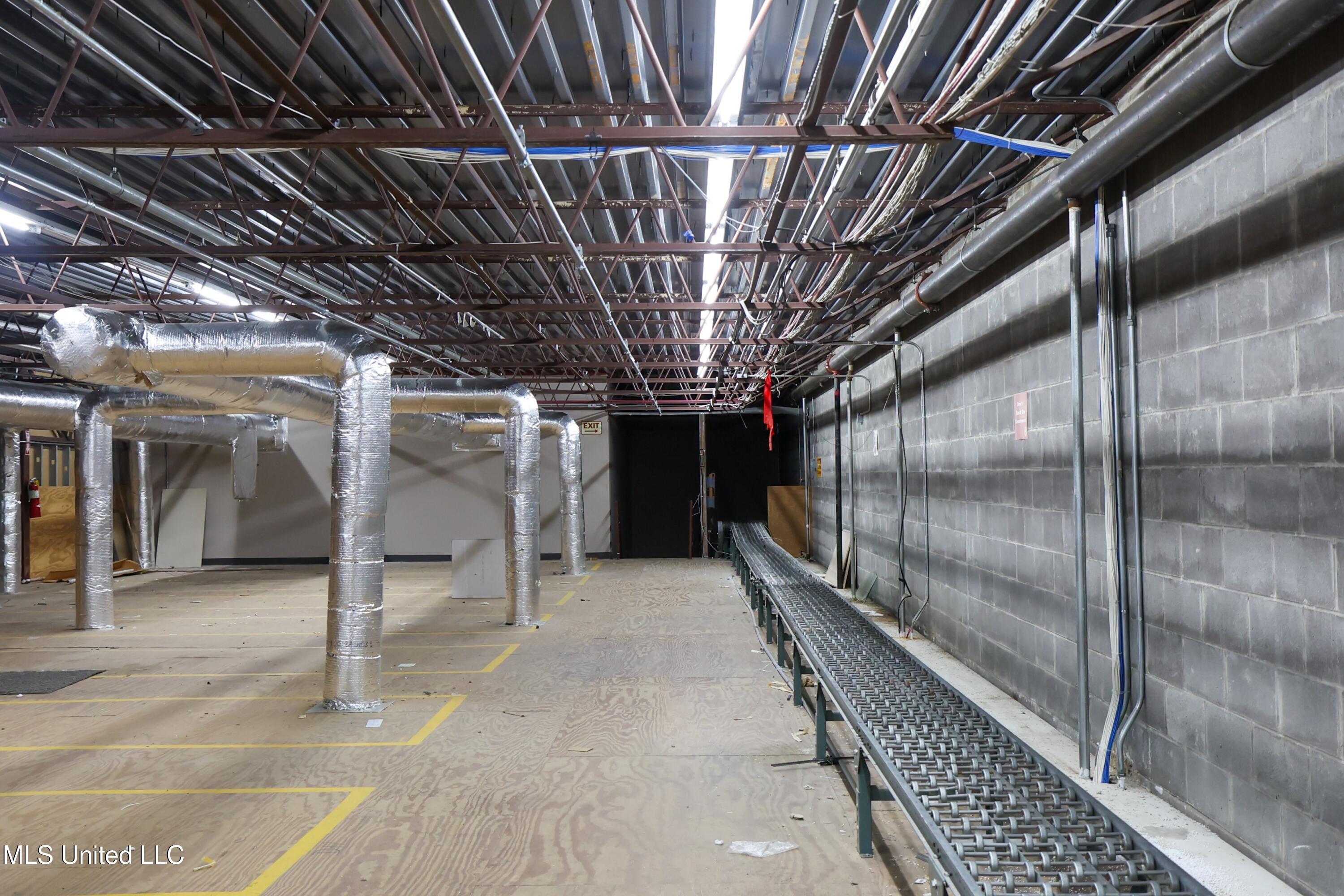 3943 Denny Avenue Property Photo 37