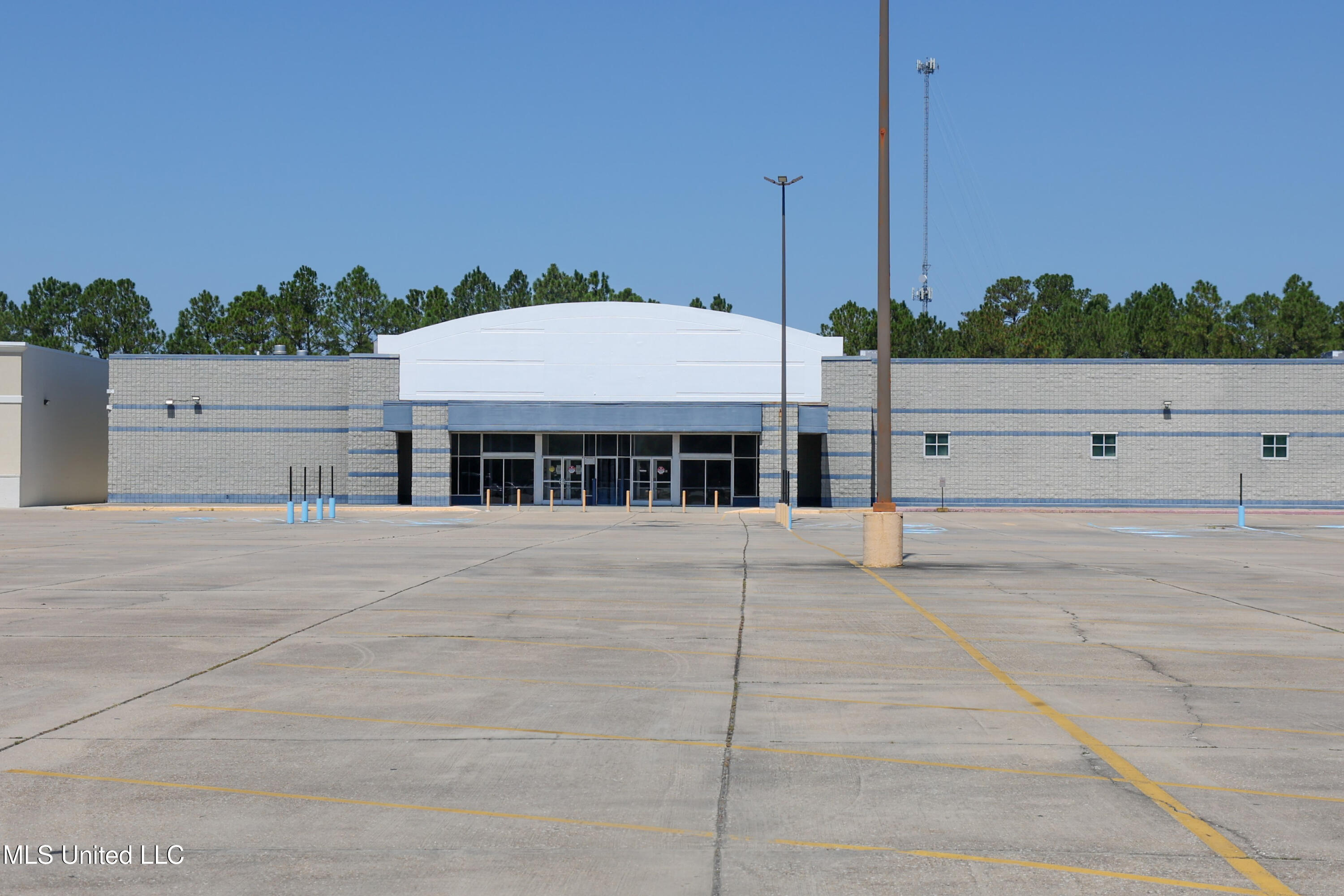 3943 Denny Avenue Property Photo 39