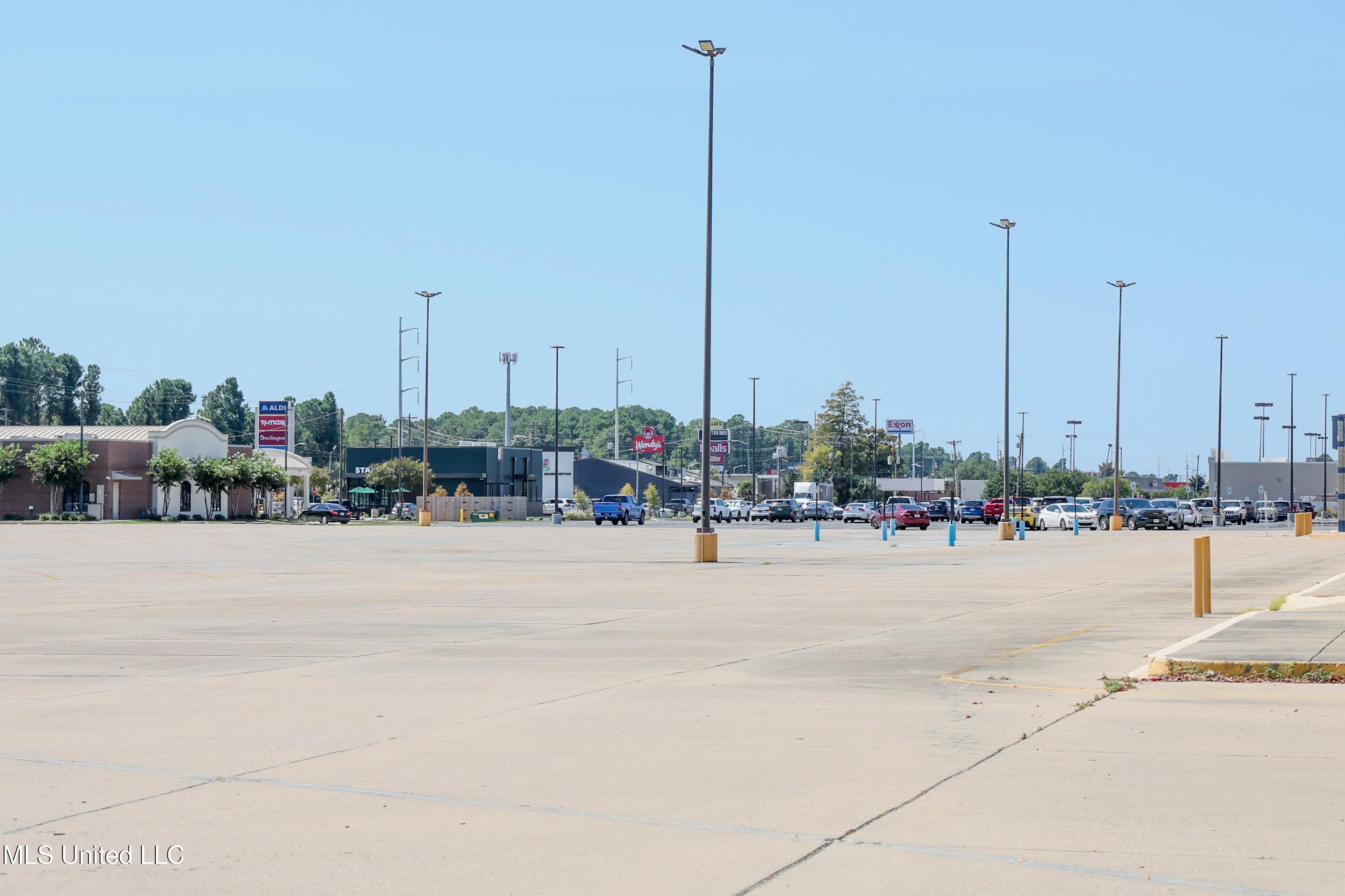 3943 Denny Avenue Property Photo 43