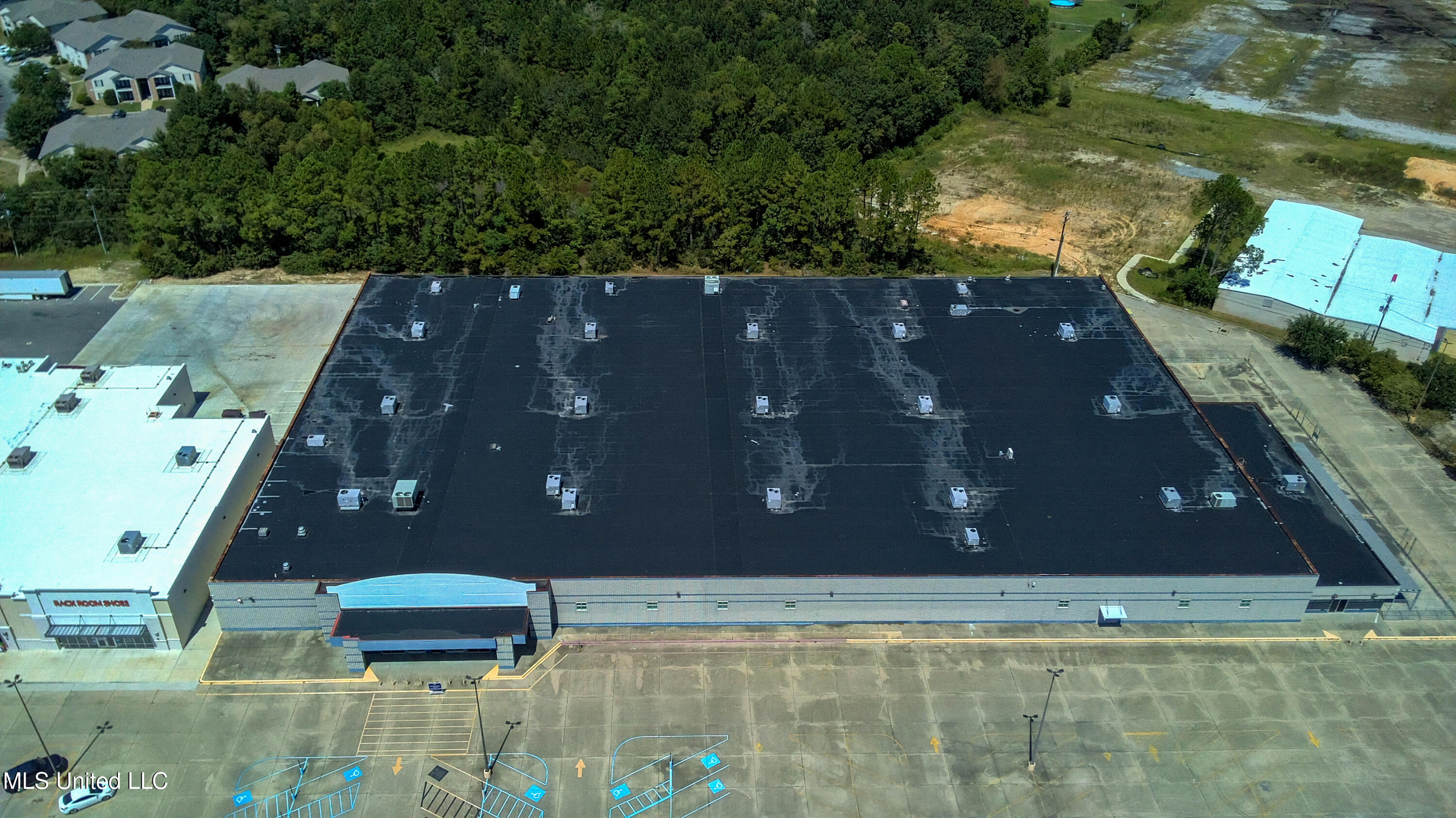 3943 Denny Avenue Property Photo 48