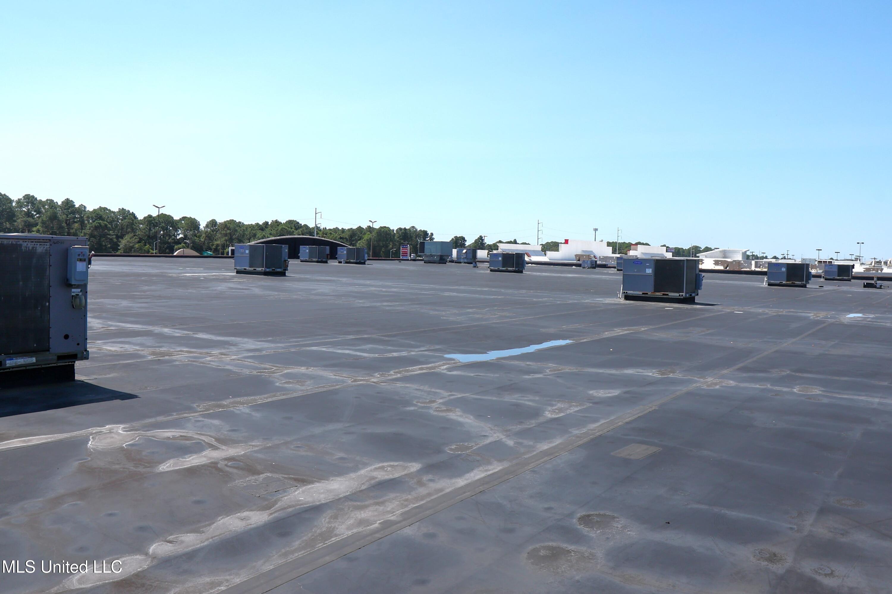 3943 Denny Avenue Property Photo 49