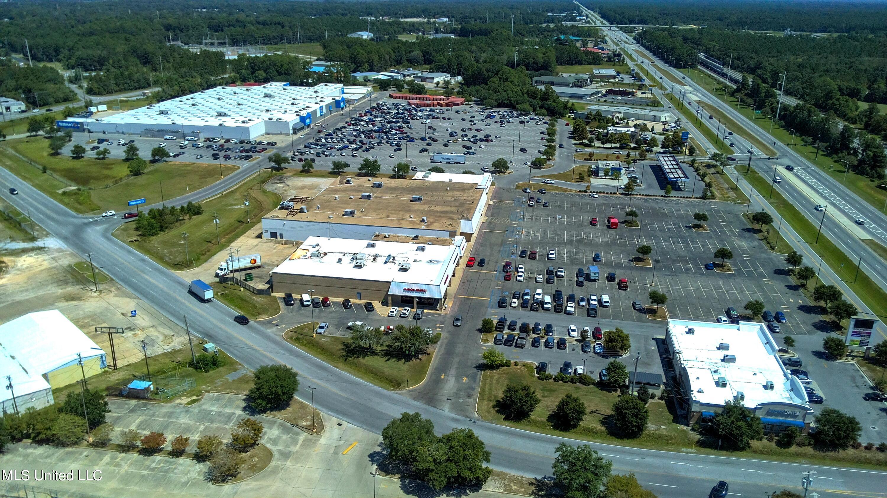 3943 Denny Avenue Property Photo 57