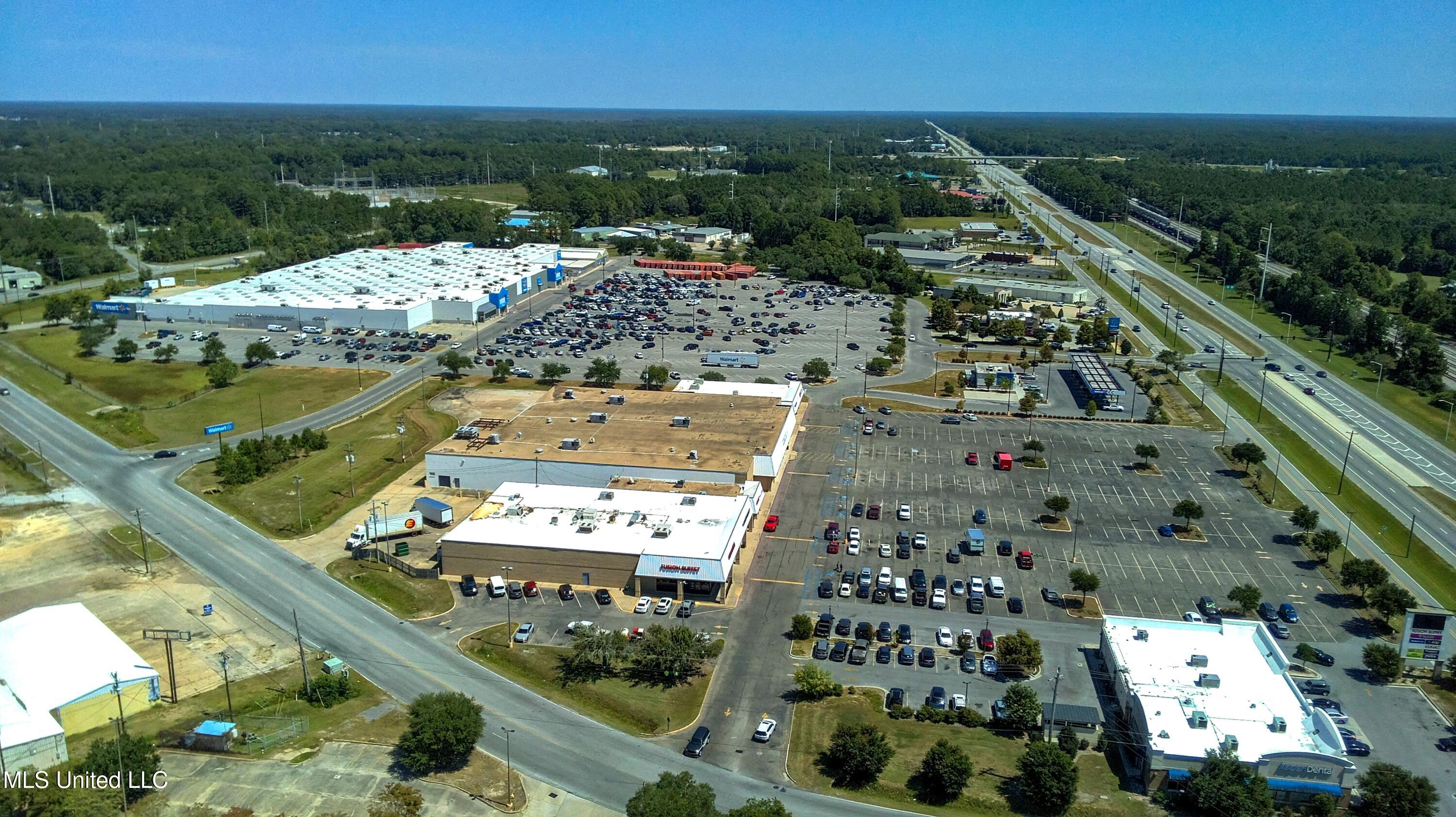 3943 Denny Avenue Property Photo 58