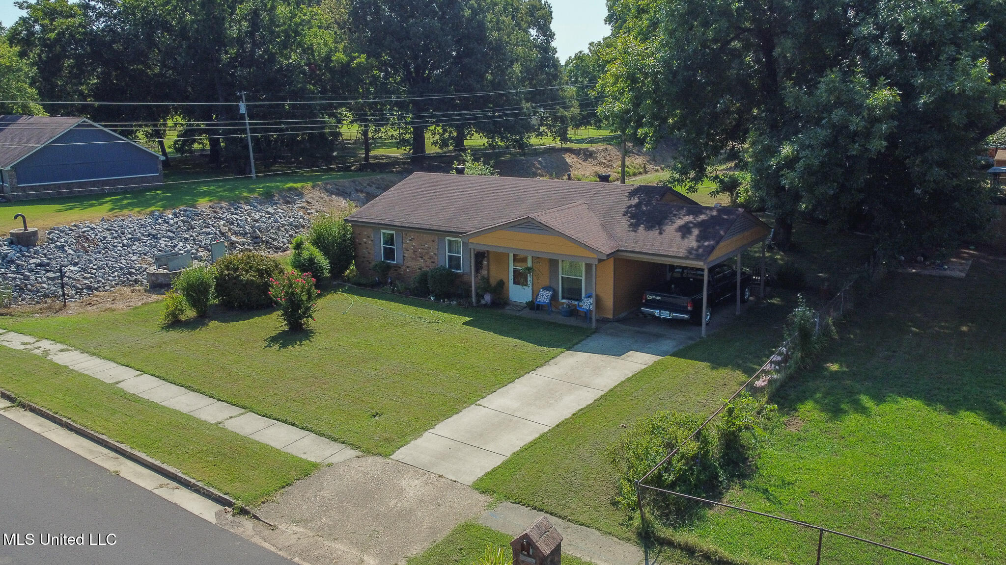 2895 Valleybrook Road Property Photo 2