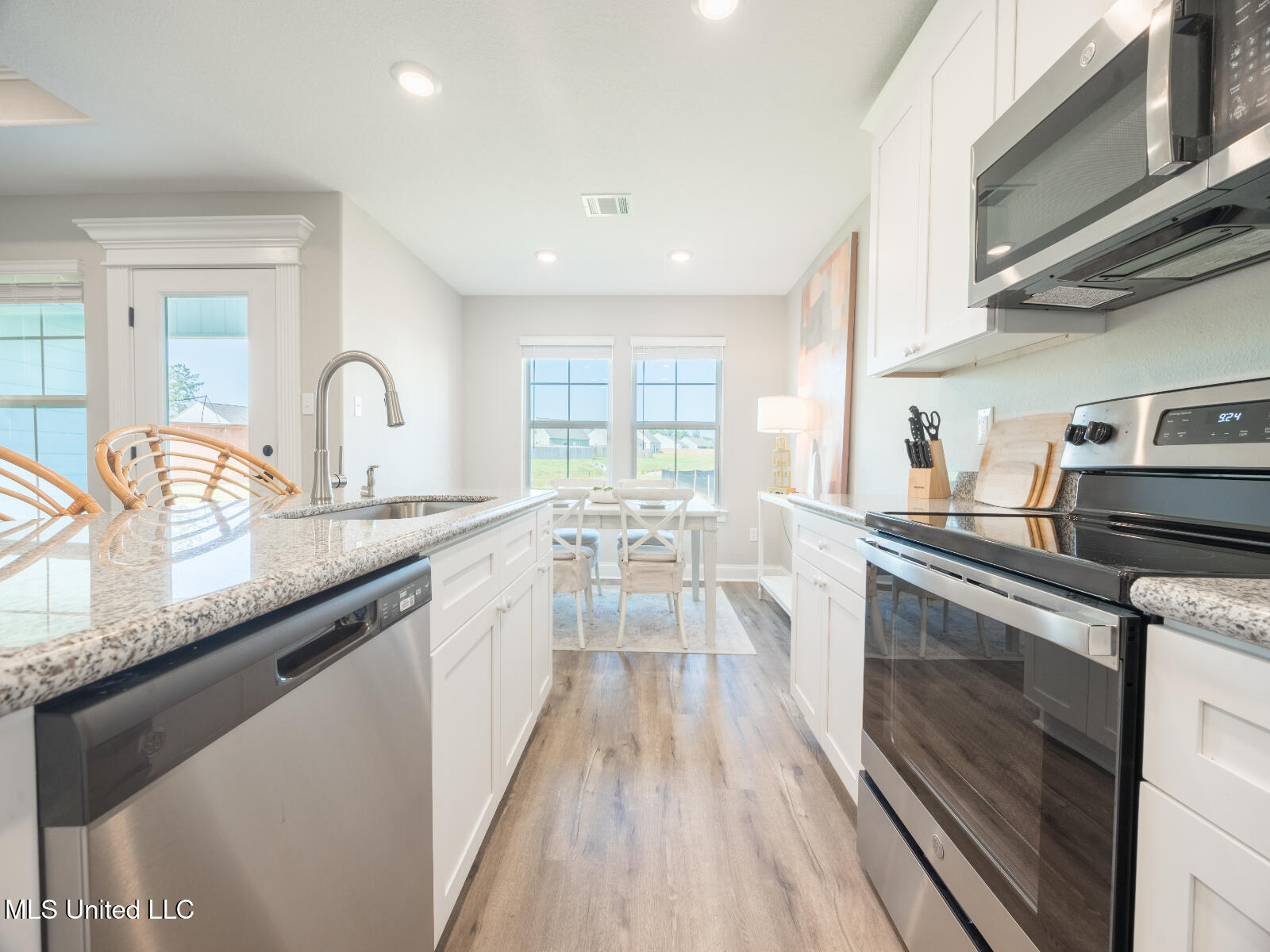 6359 Jennifer Cove Property Photo 2