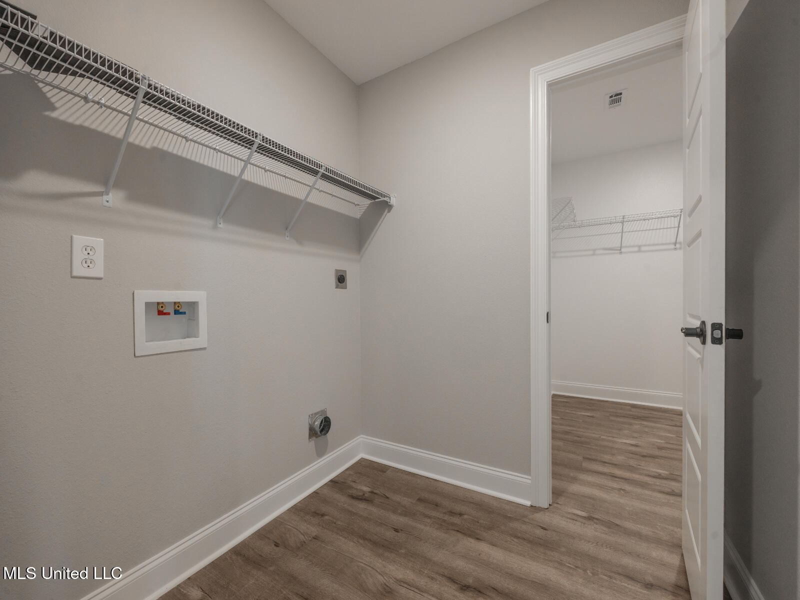 6359 Jennifer Cove Property Photo 6