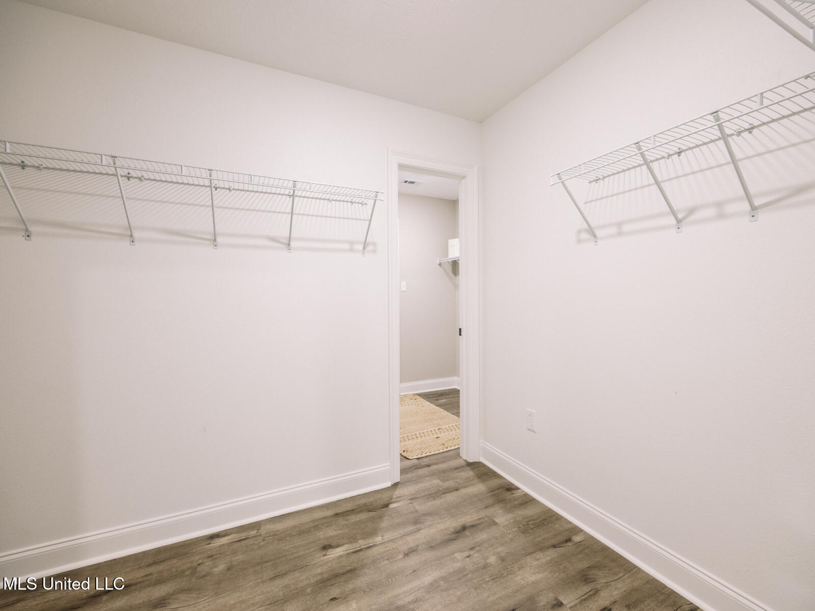 6300 Annie Cove Property Photo 13