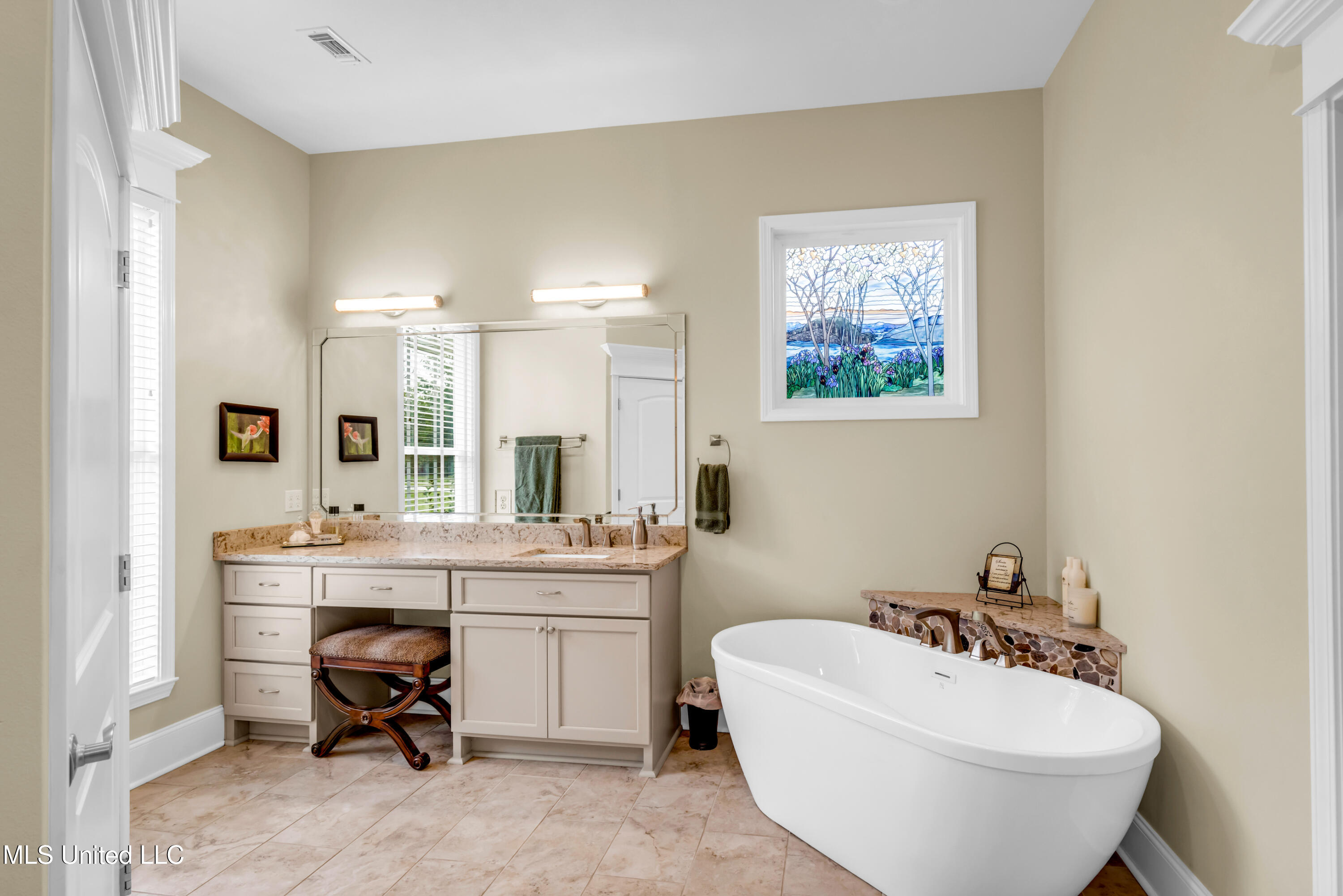 7 Bridge View Property Photo 9