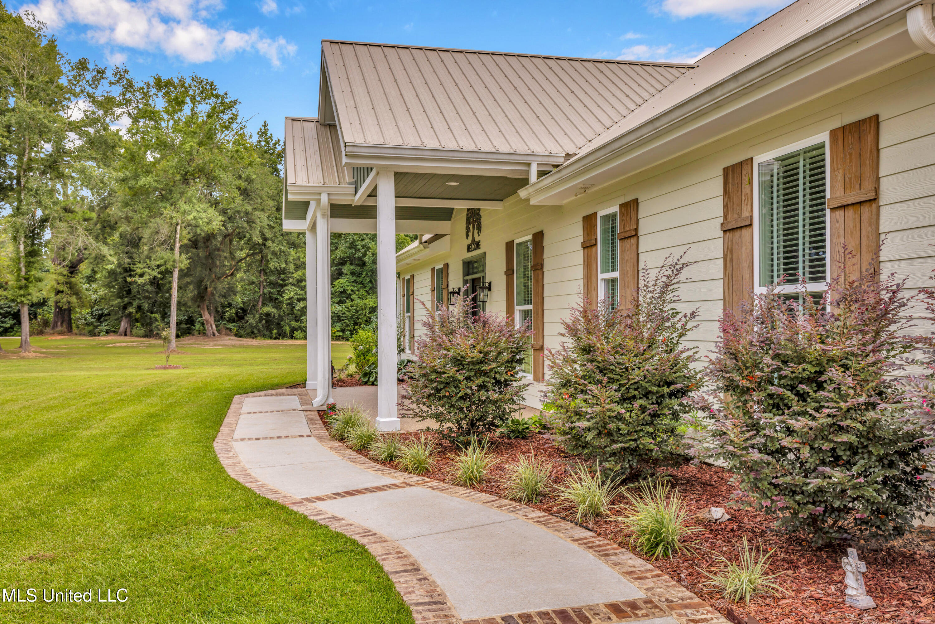 7 Bridge View Property Photo 14