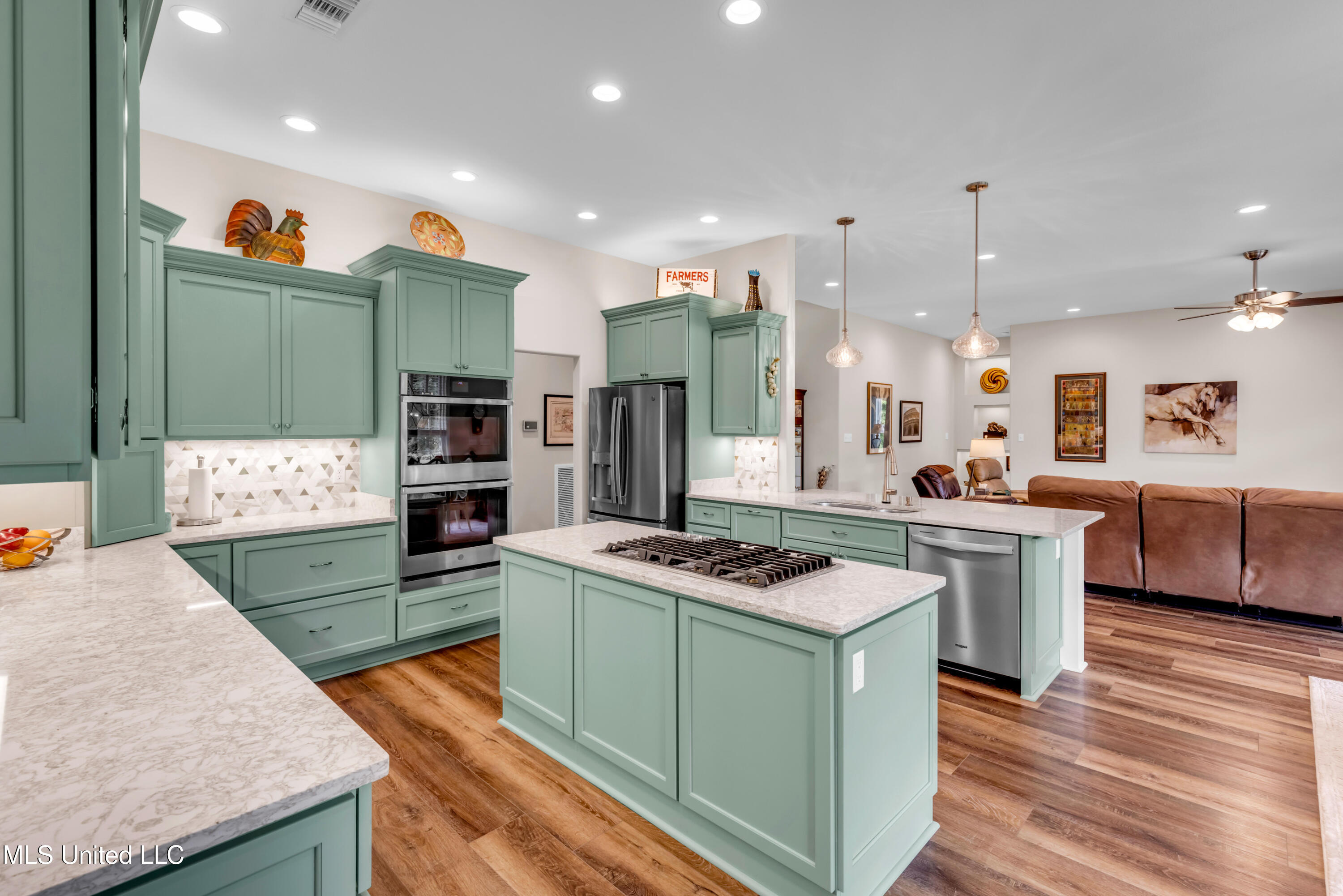 7 Bridge View Property Photo 33