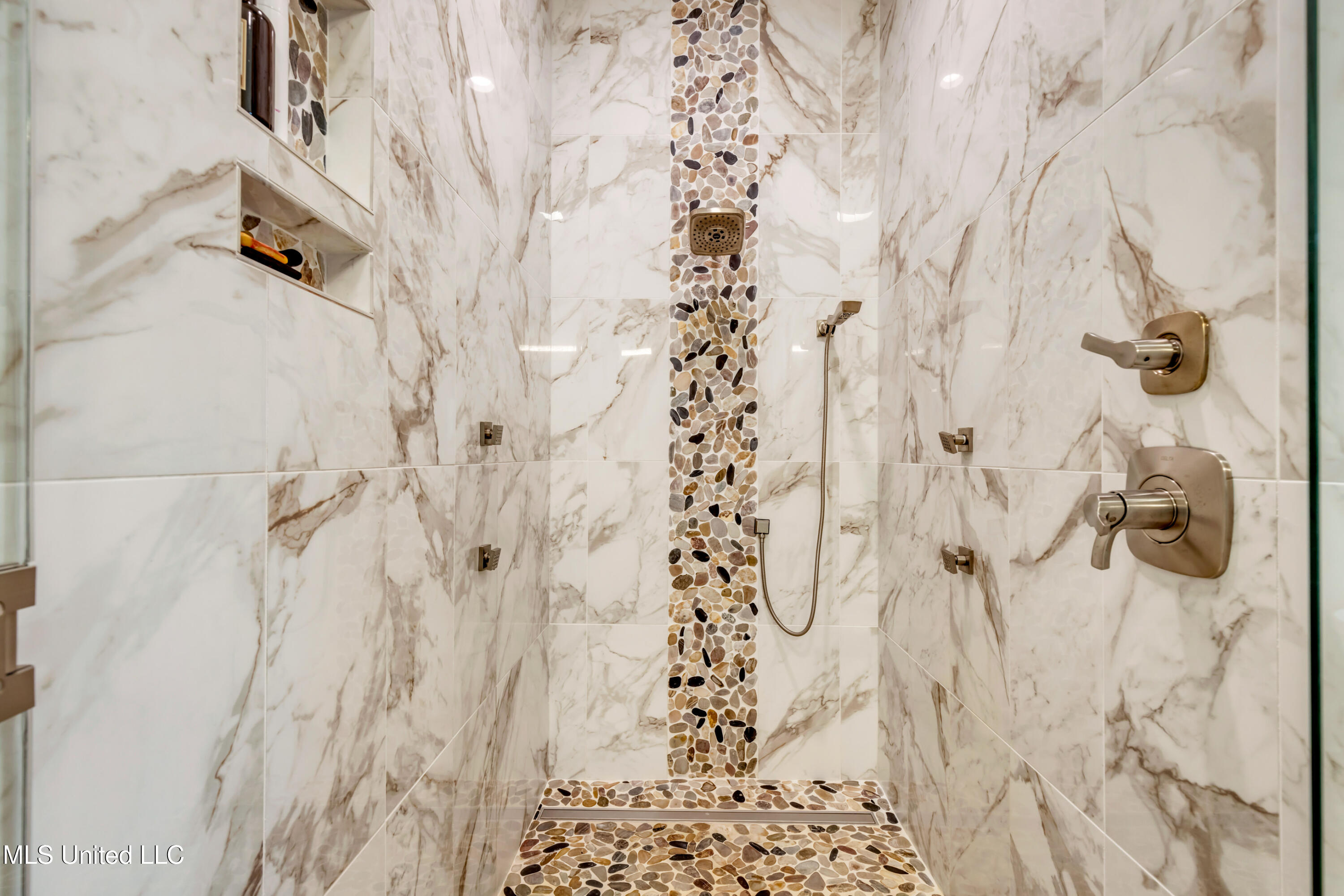 7 Bridge View Property Photo 60