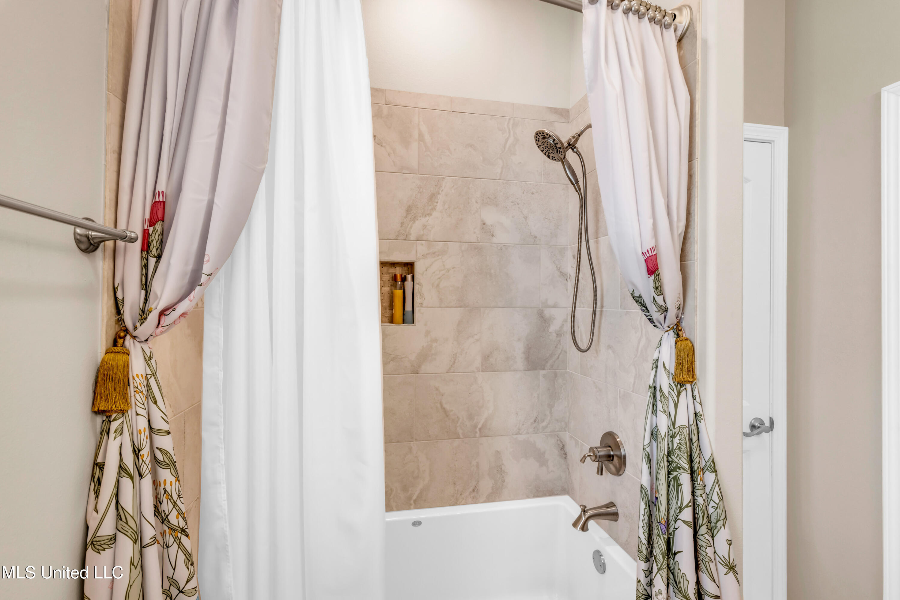 7 Bridge View Property Photo 68