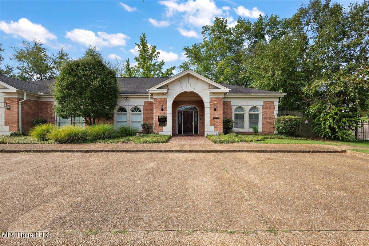 395 Edgewood Terrace Drive Drive Property Photo 1