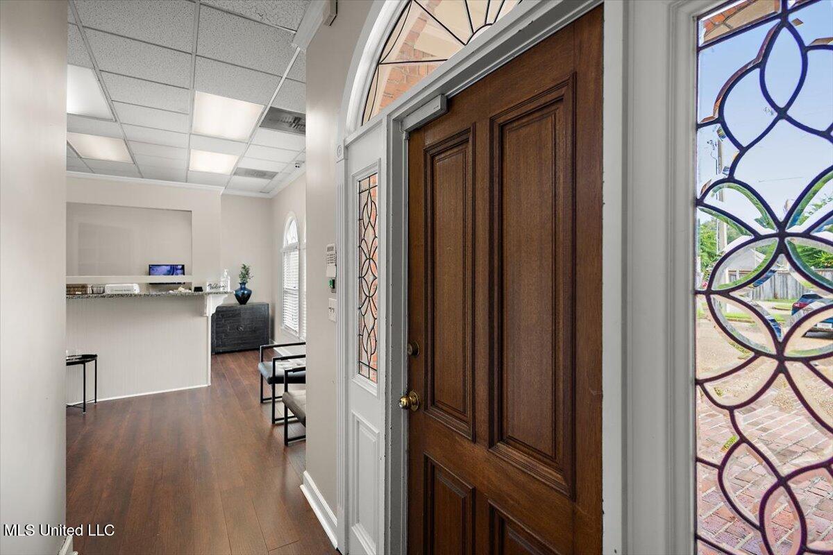 395 Edgewood Terrace Drive Drive Property Photo 6