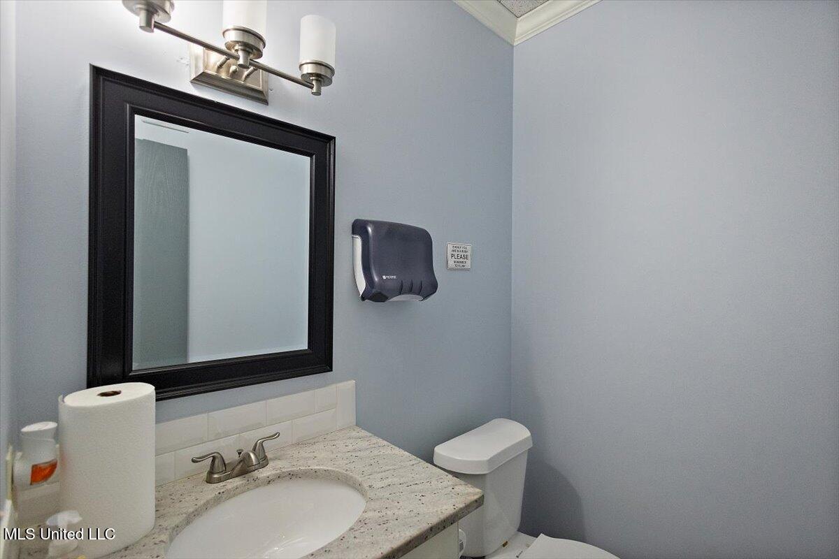 395 Edgewood Terrace Drive Drive Property Photo 14