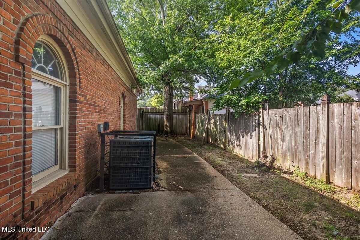 395 Edgewood Terrace Drive Drive Property Photo 23