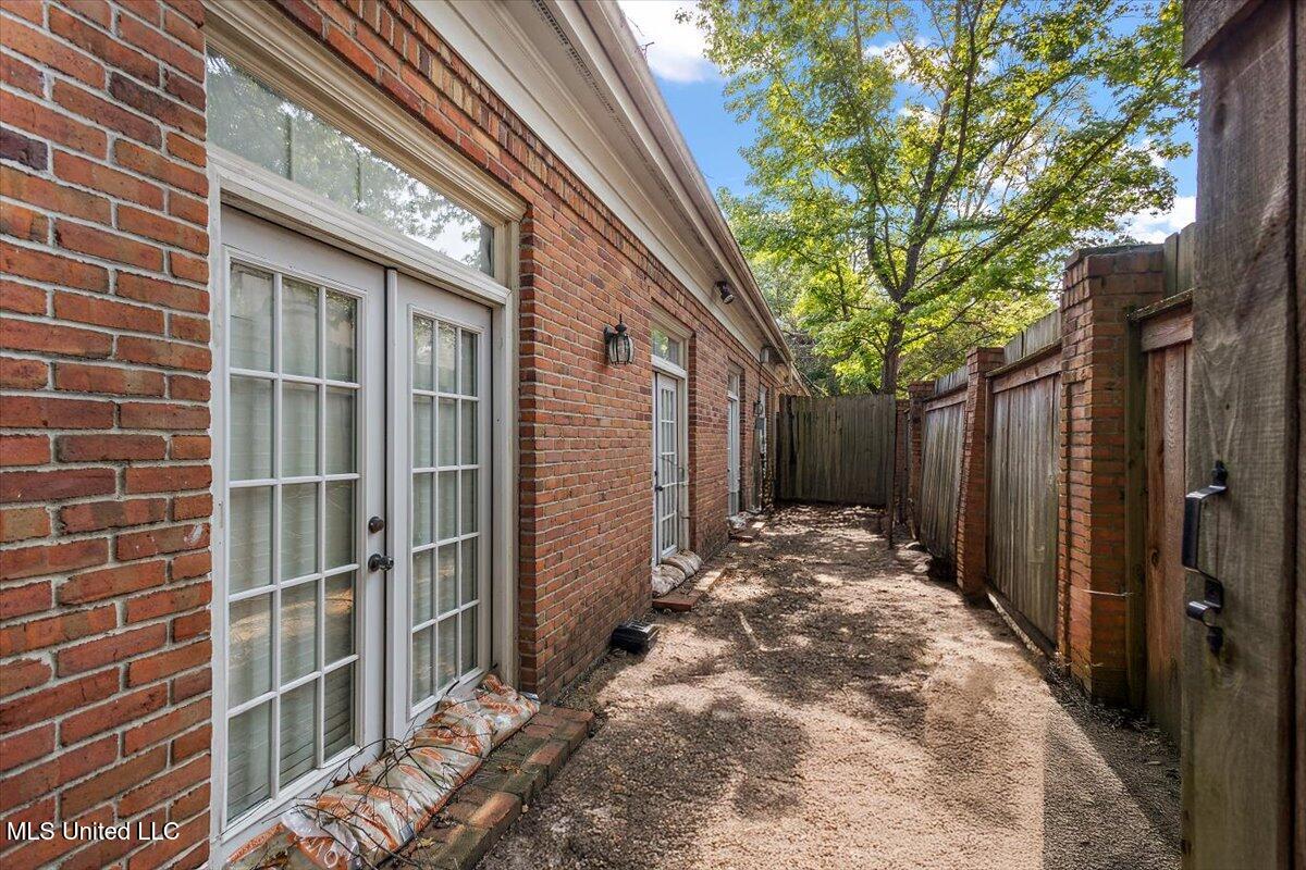 395 Edgewood Terrace Drive Drive Property Photo 24