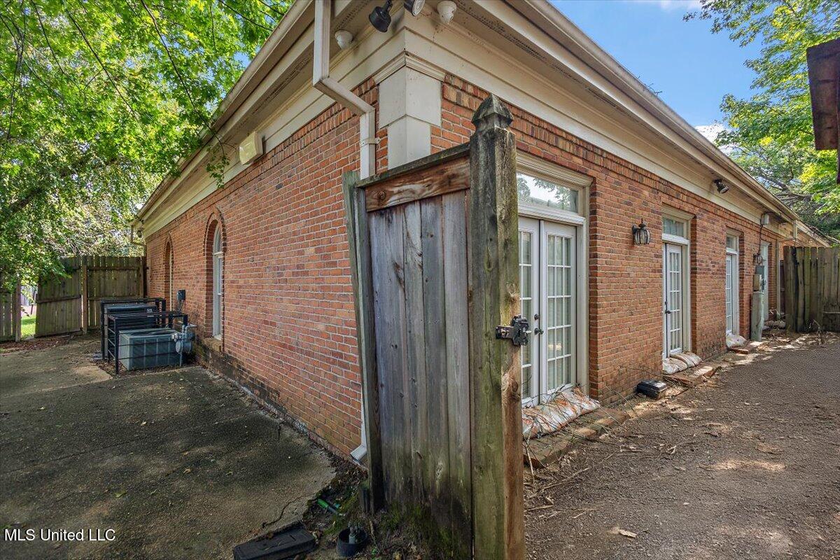 395 Edgewood Terrace Drive Drive Property Photo 25