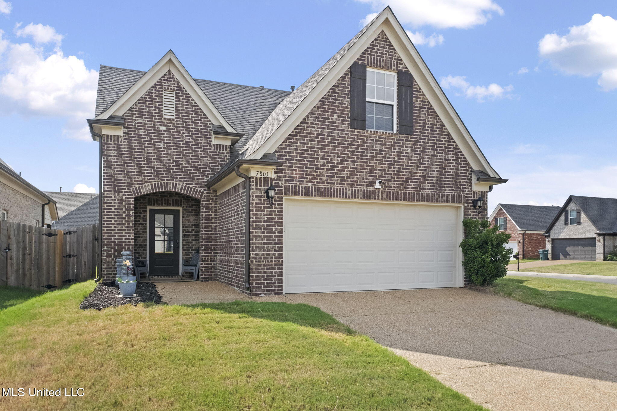 7801 Callie Drive Property Photo 1