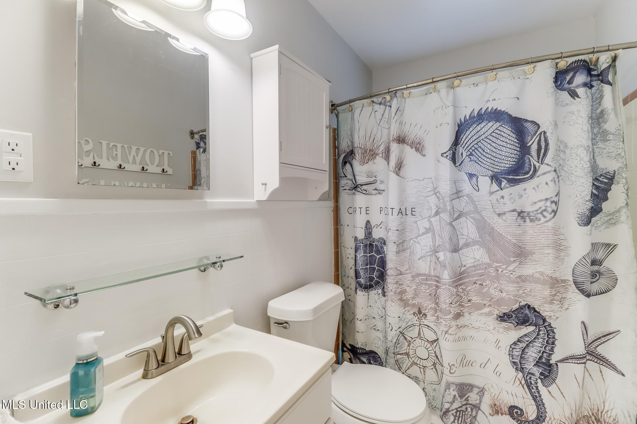 2182 Collins Boulevard Property Photo 17