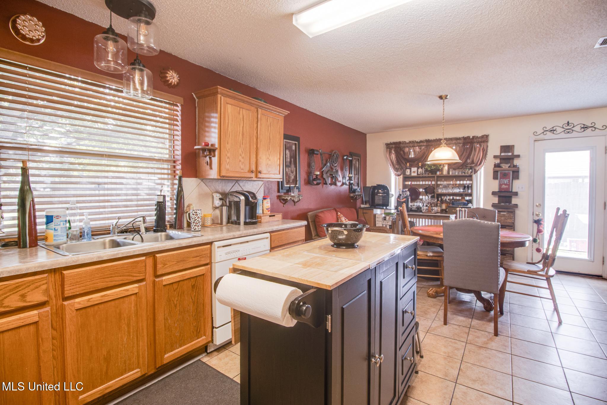 10608 Steeple Chase Drive Property Photo 8