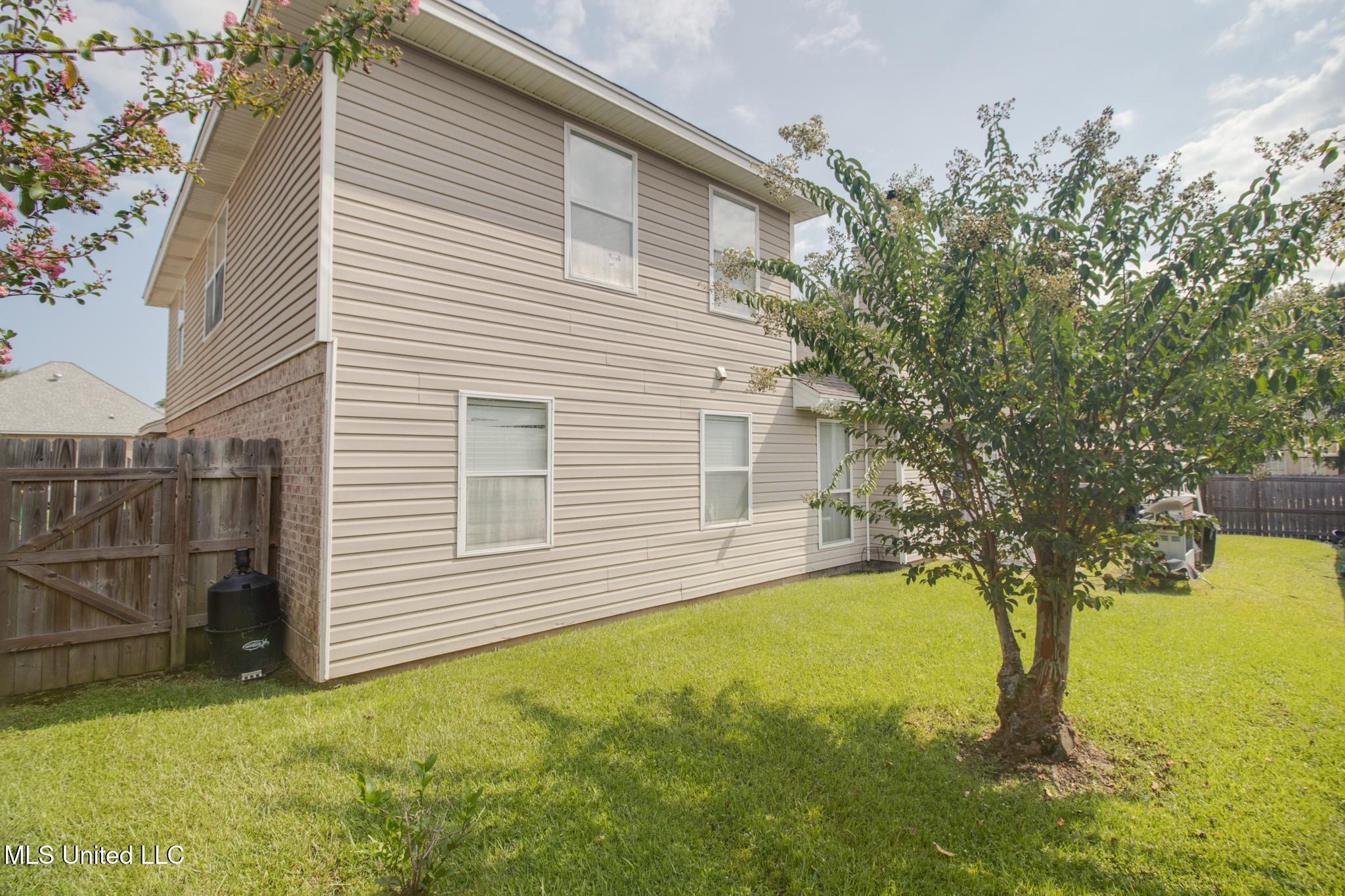 10608 Steeple Chase Drive Property Photo 24